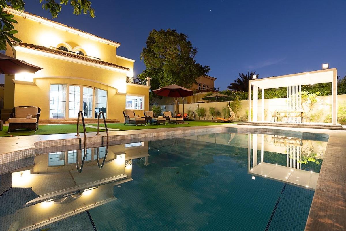 Dubai Marina Villa up 20 guest huge Private Pool