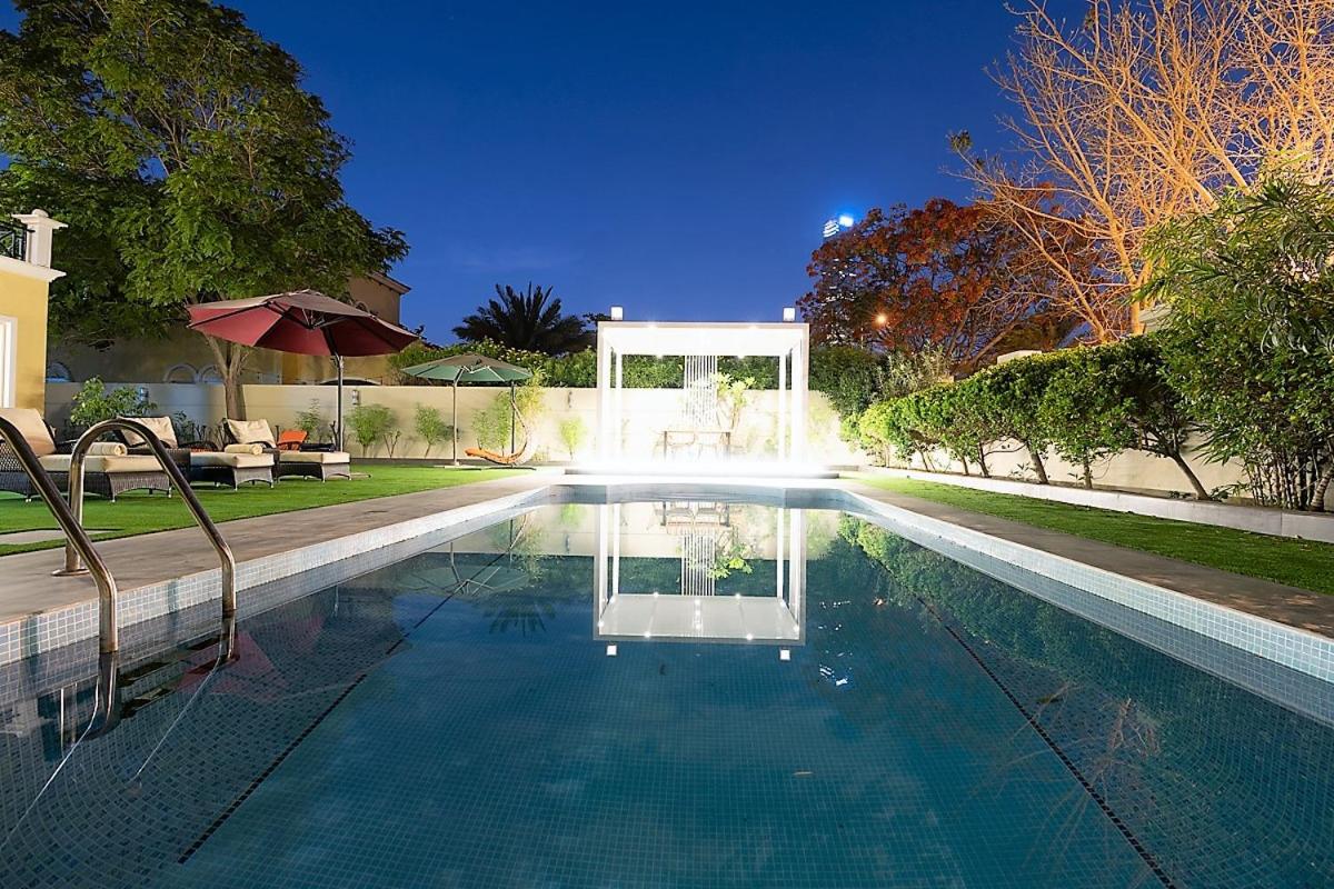Dubai Marina Villa up 20 guest huge Private Pool