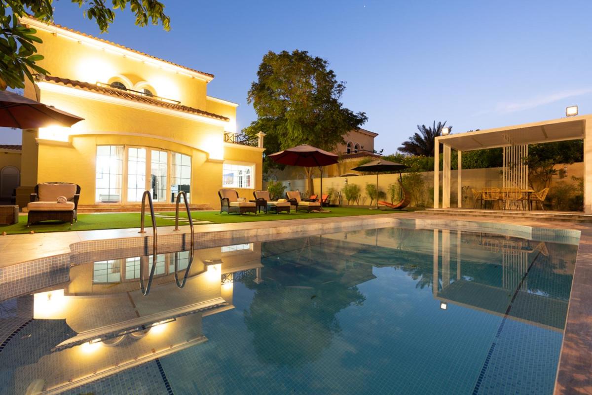 Dubai Marina Villa up 20 guest huge Private Pool