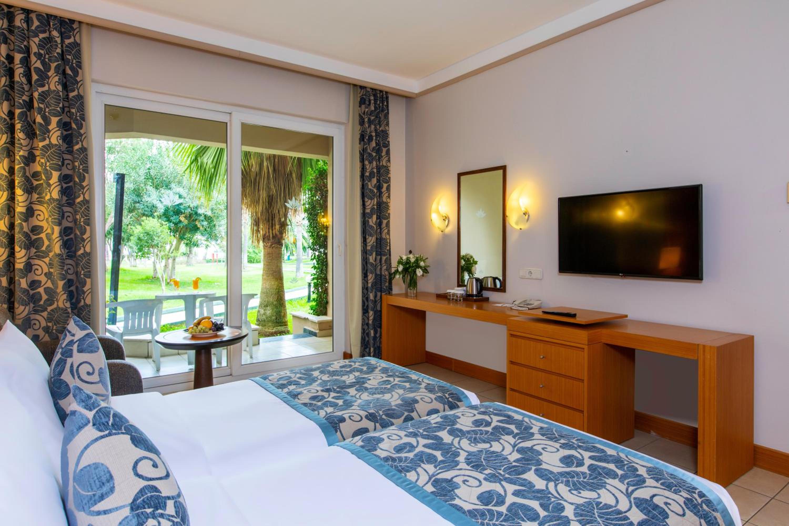 Labranda Alantur - Image 103