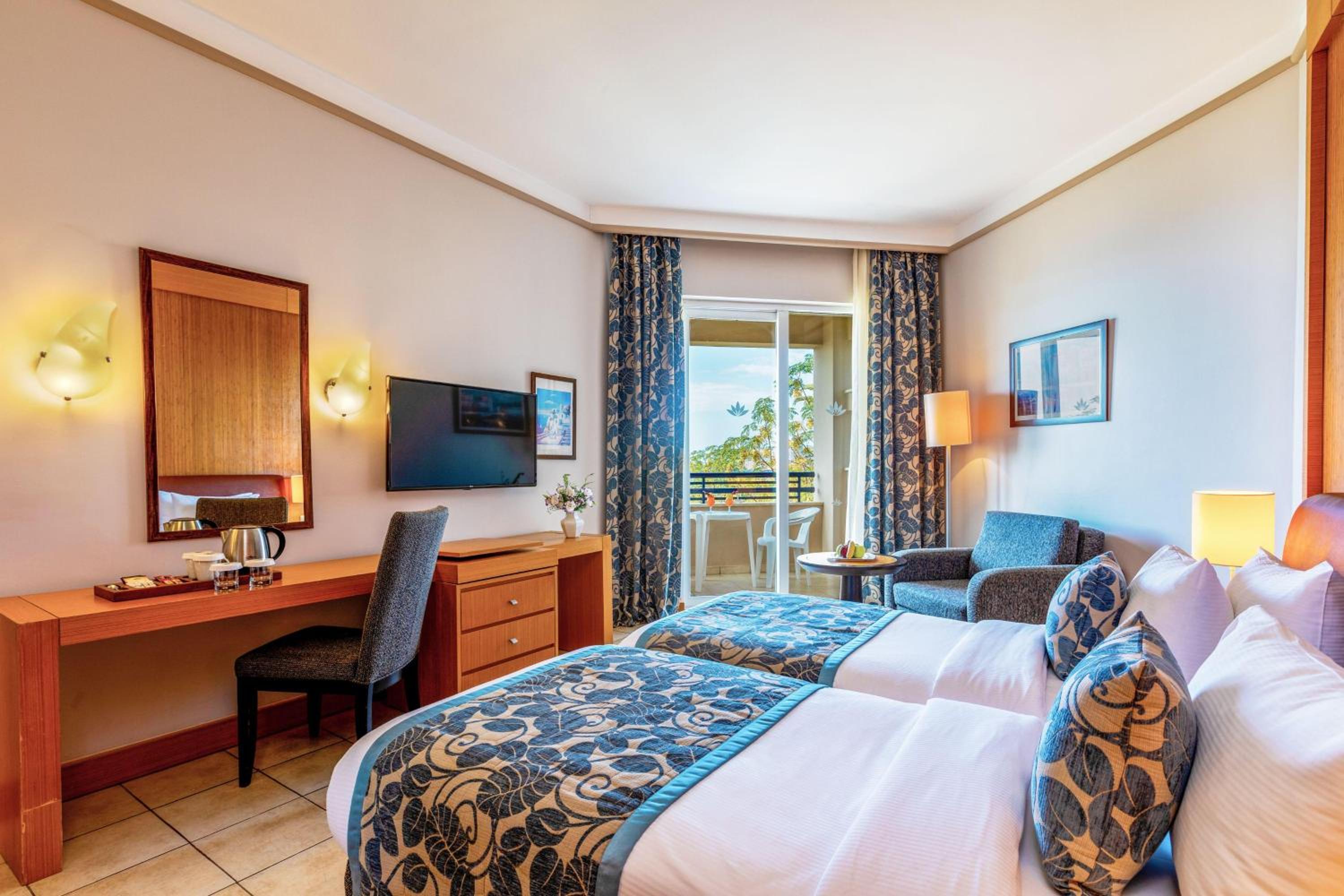 Labranda Alantur - Image 25