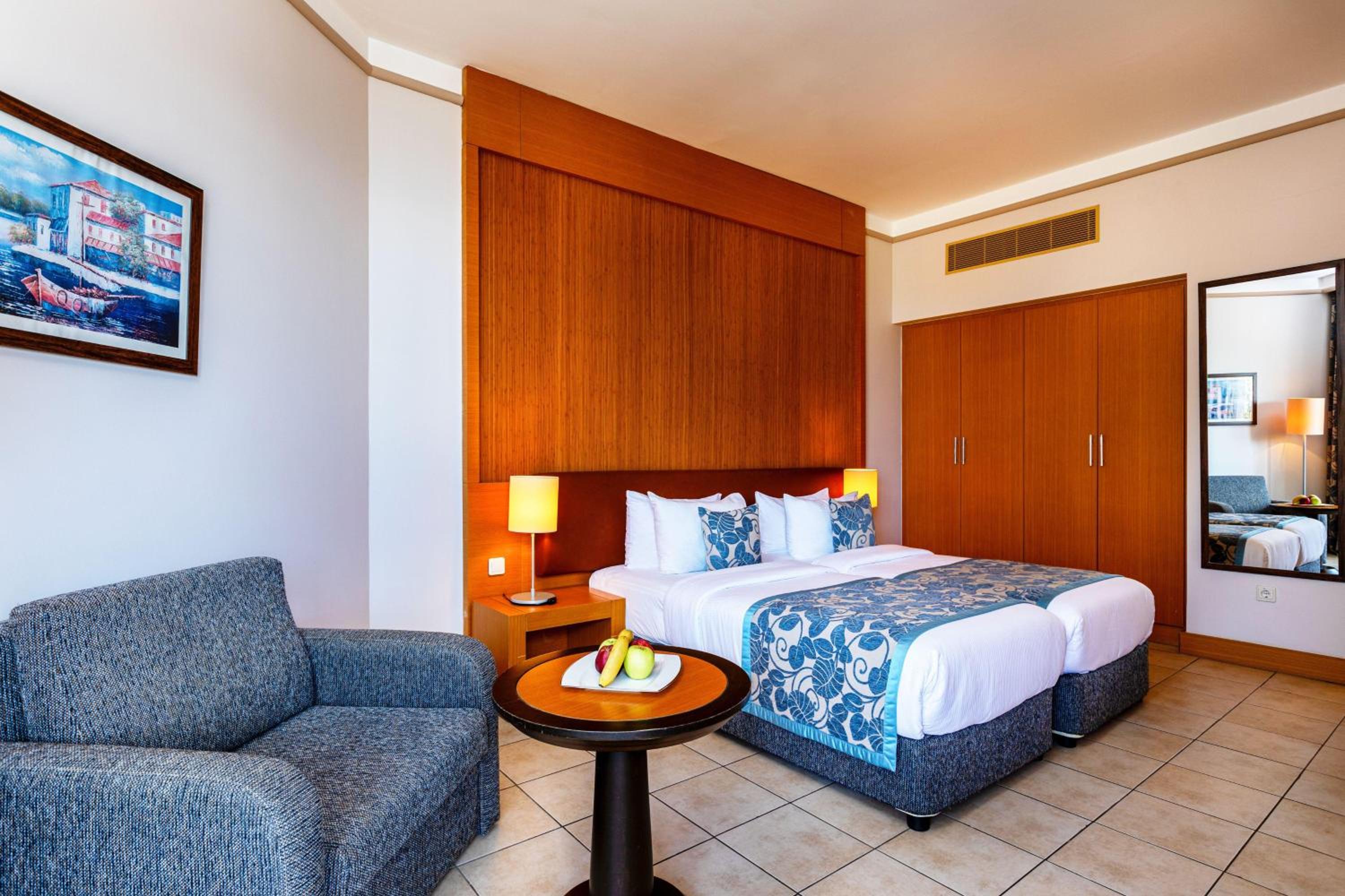 Labranda Alantur - Image 48