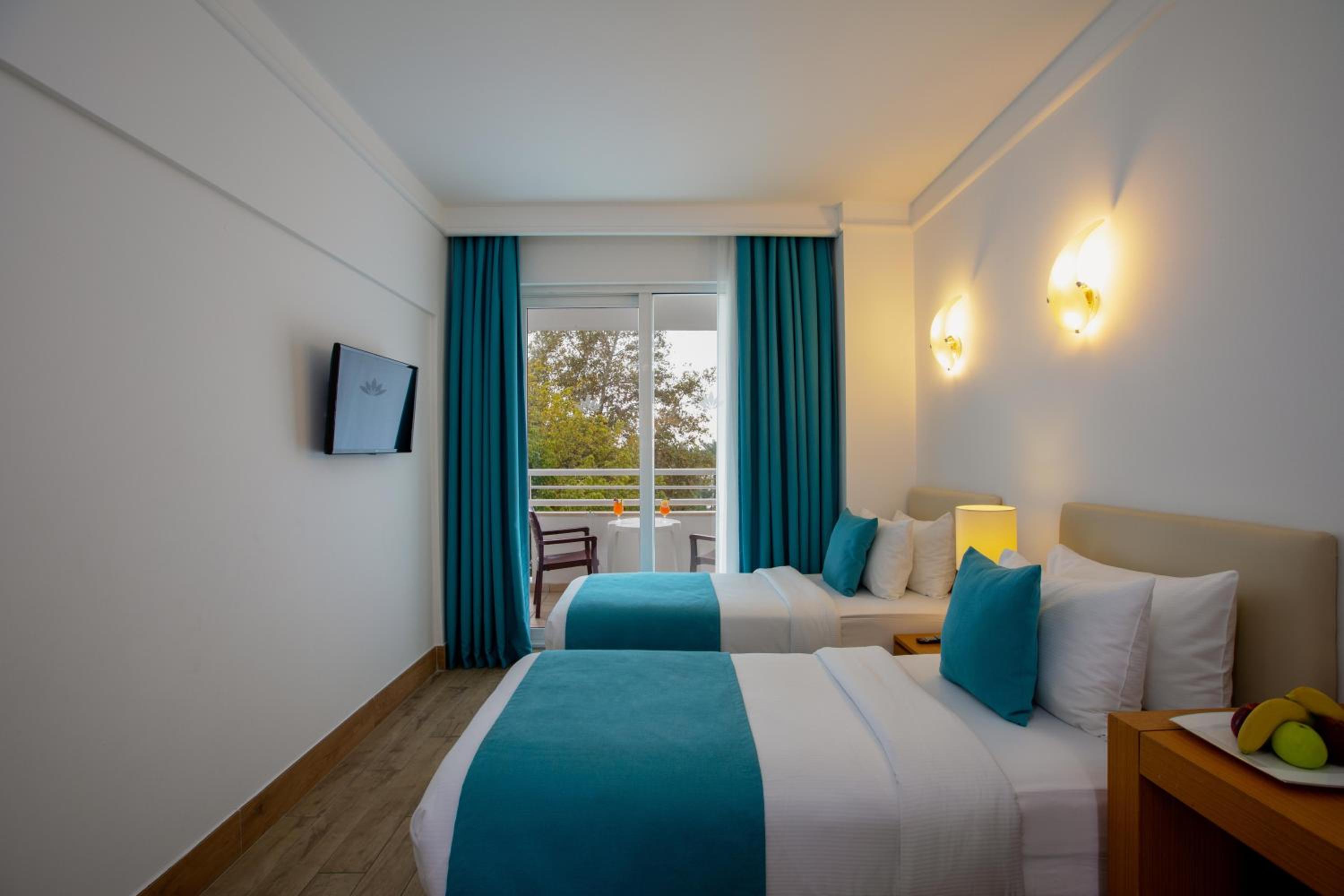 Labranda Alantur - Image 28