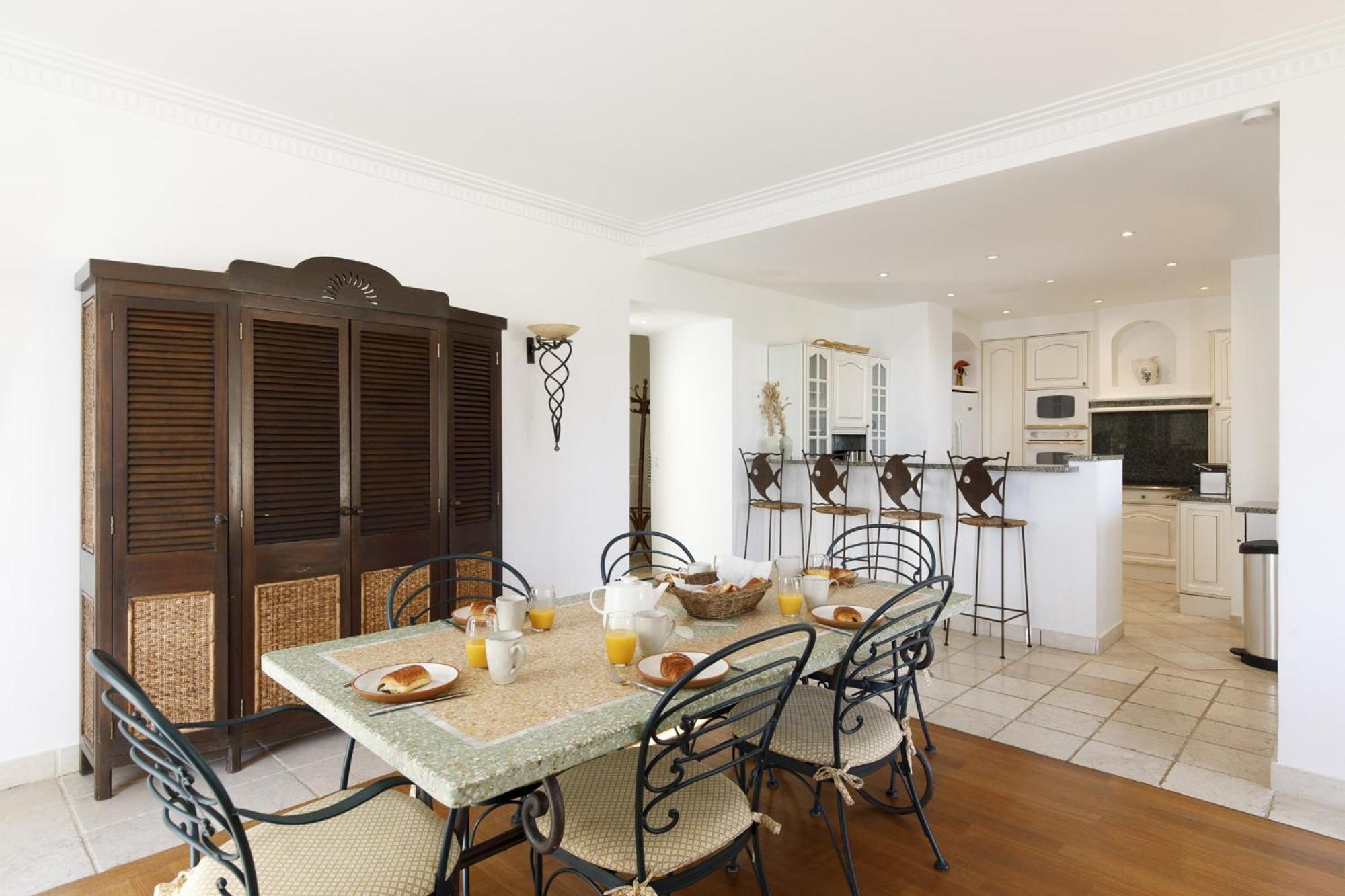 Magnificent villa with sea view in Théoule sur mer - by feelluxuryholidays