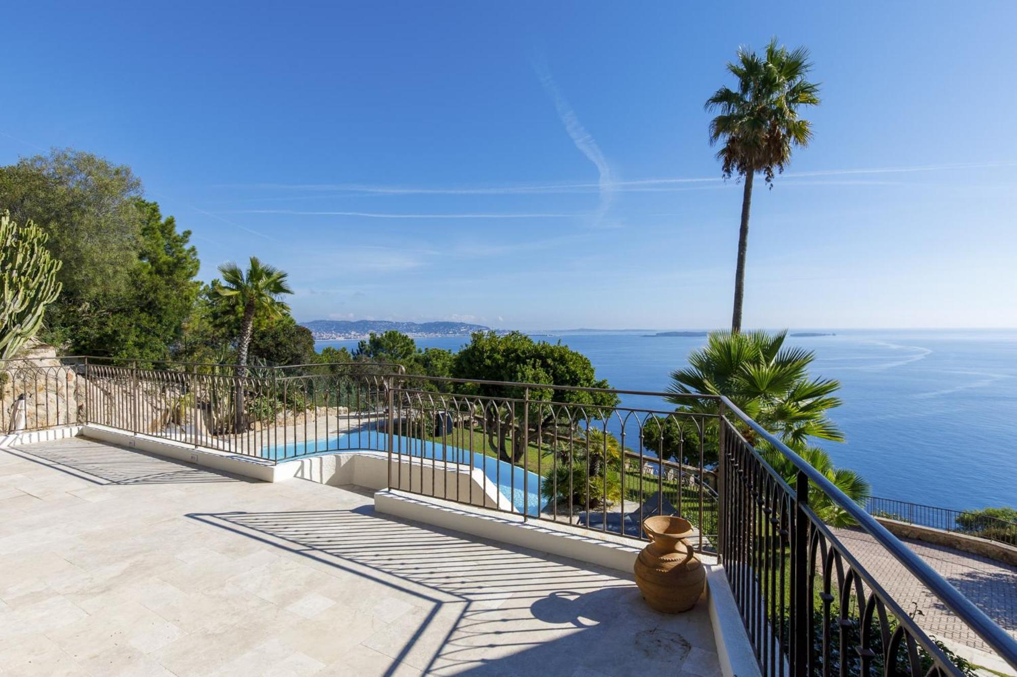 Magnificent villa with sea view in Théoule sur mer - by feelluxuryholidays