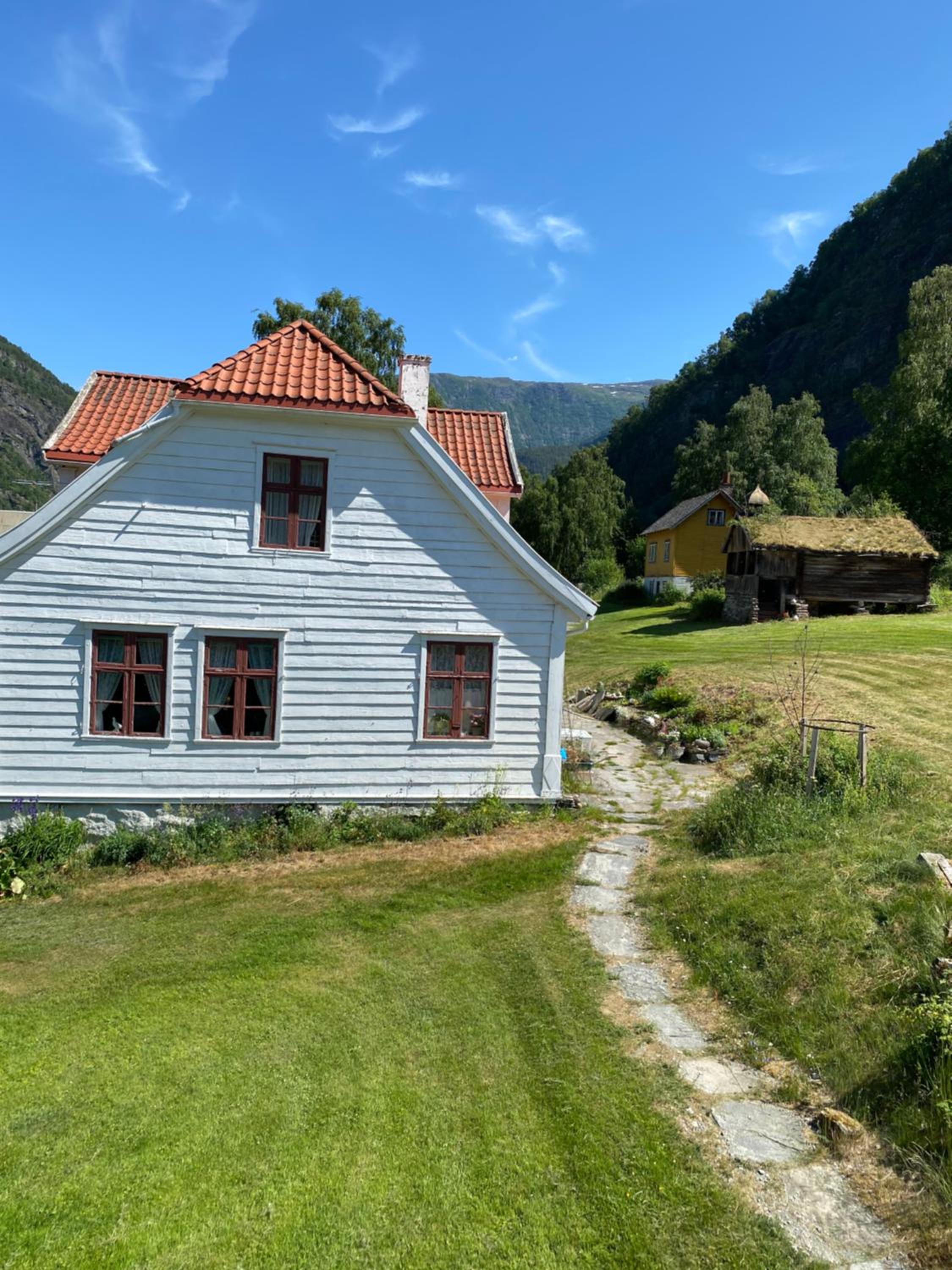 Eide gard view 3