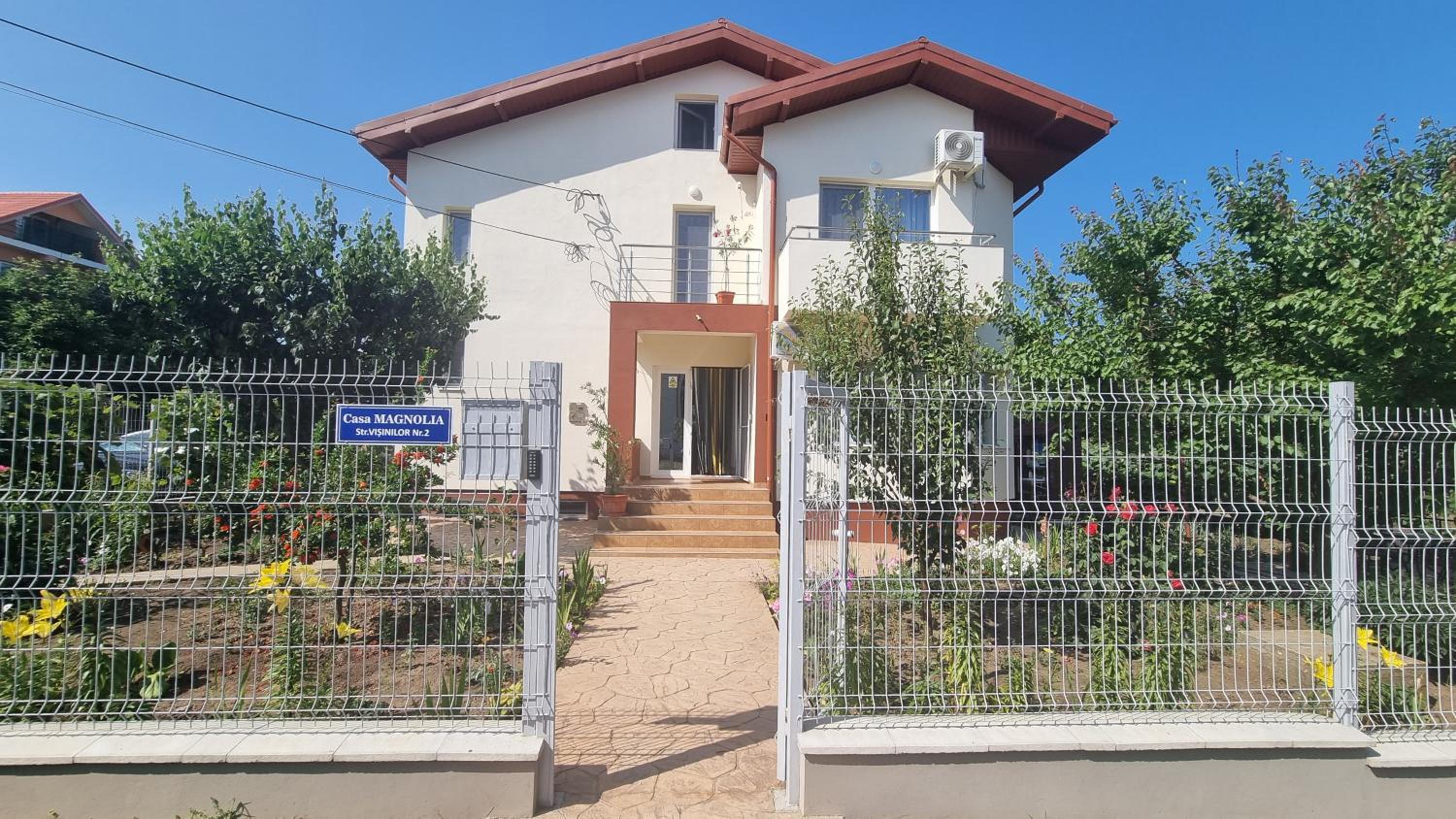 Hotel Casa Magnolia - Image 1