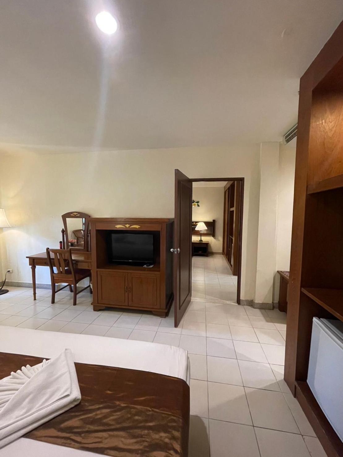 Patong Leelavadee Hua Ting Holiday Phuket — 23