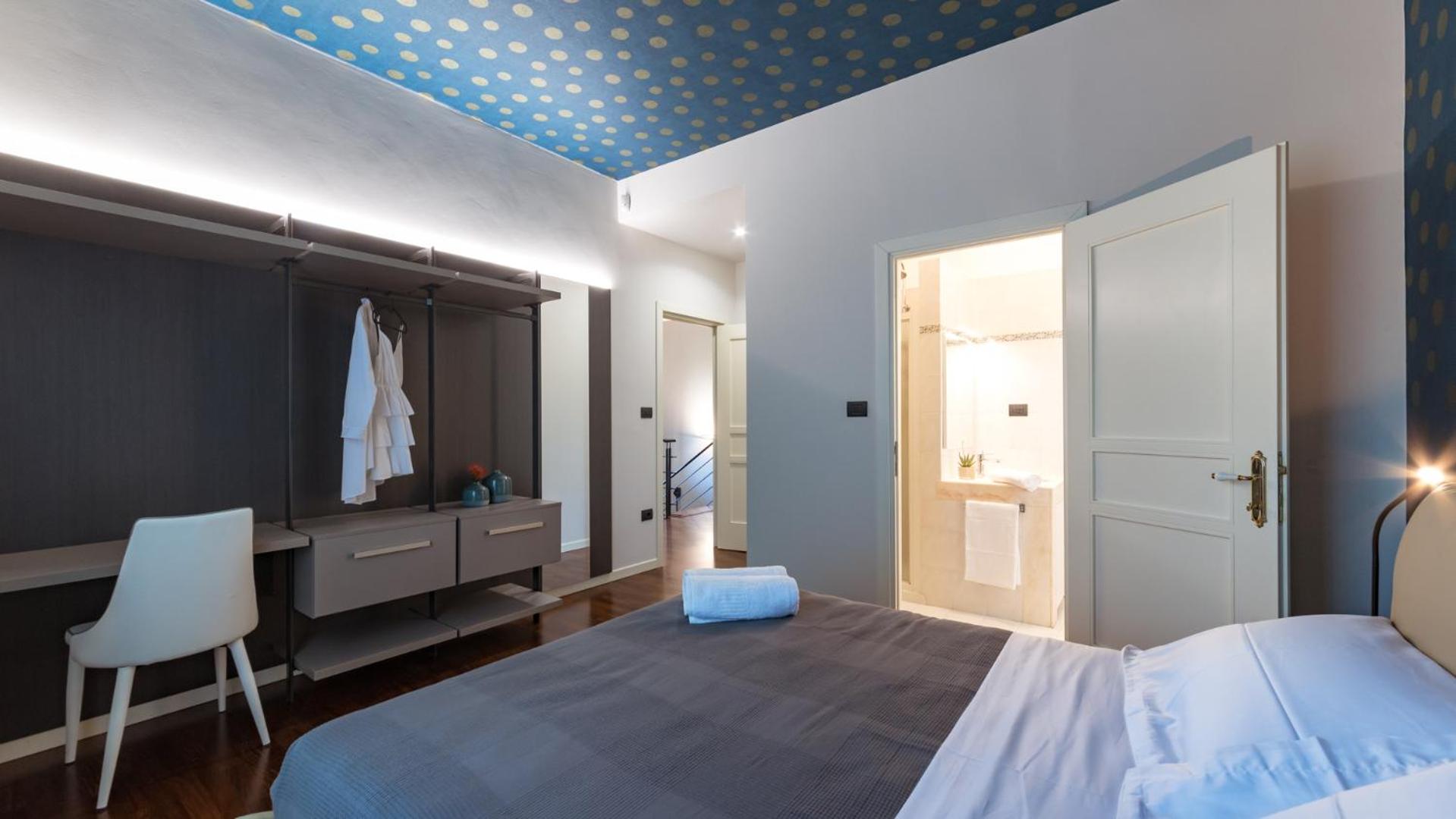 VILLA NINETTA 10&1, Emma Villas view 2