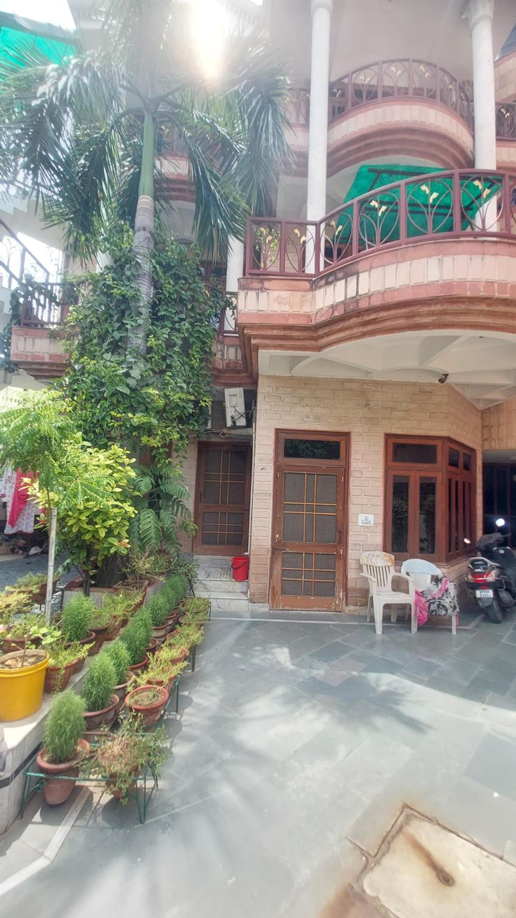 N.Homestay