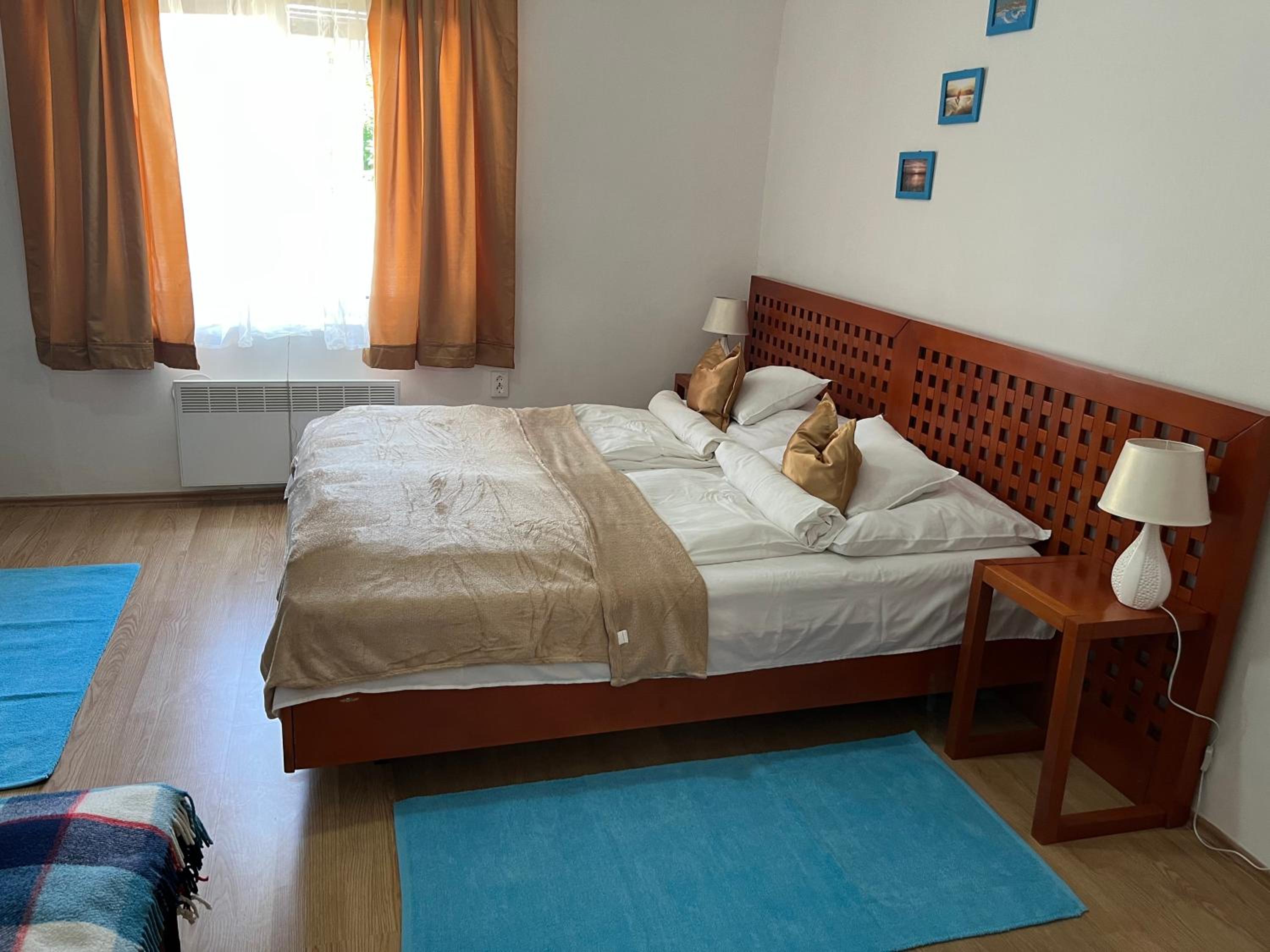 Francesco Apartmanház