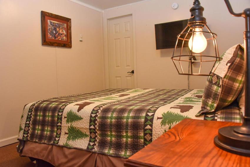 Adirondack Sunrise Lodge