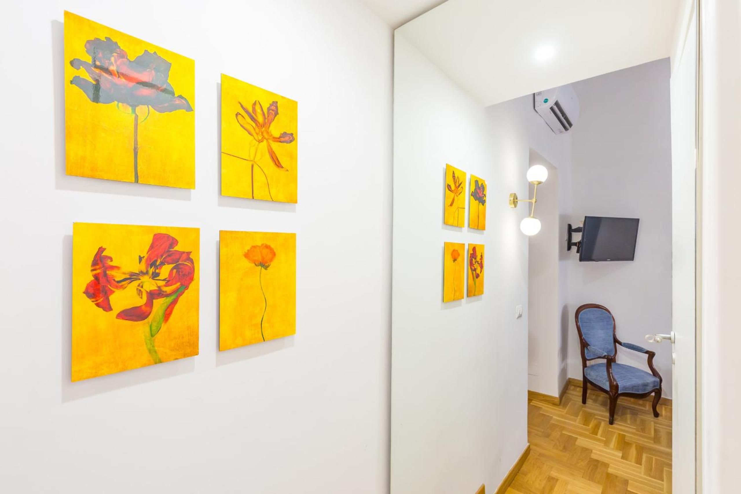 Chiatamone Design Apartment by Wonderful Italy