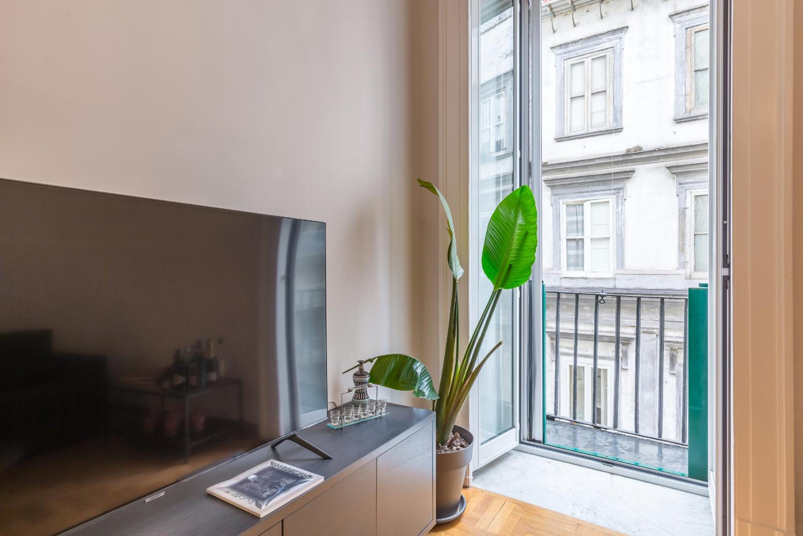 Chiatamone Design Apartment by Wonderful Italy