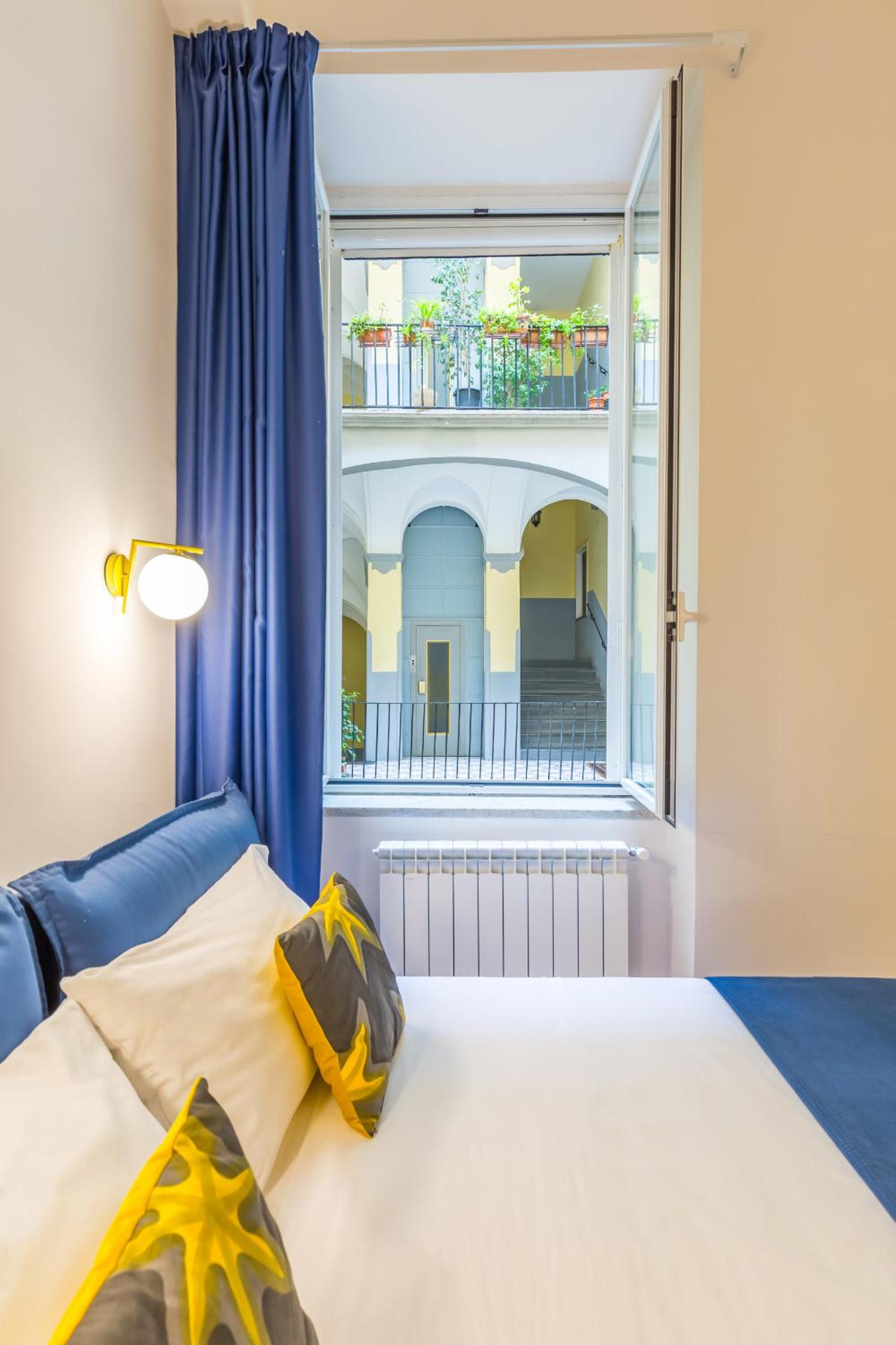 Chiatamone Design Apartment by Wonderful Italy