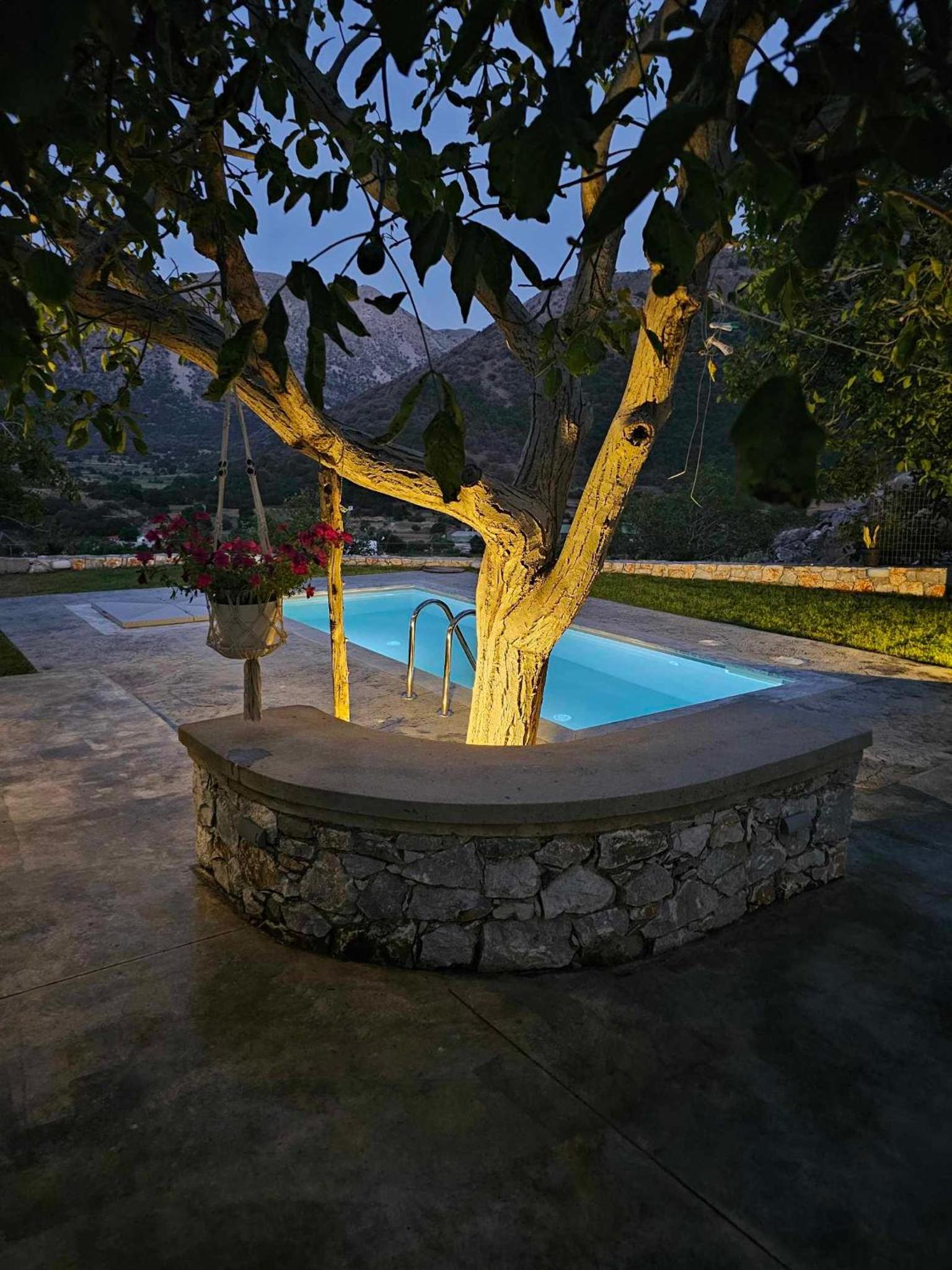 Patriko-Cozy Villa on the Foot of the Mountains photo 2