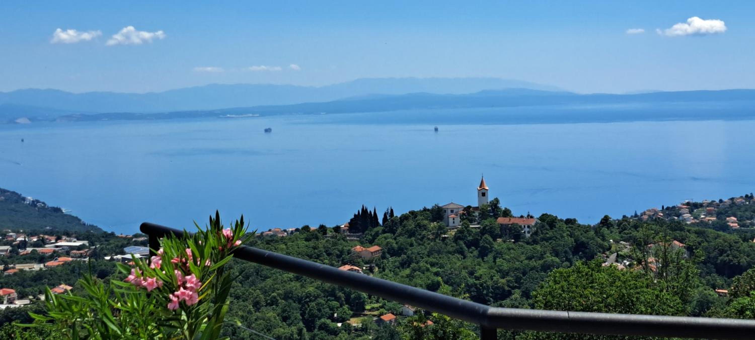 Villa Kruno, with the pool and spectacular sea view view 4