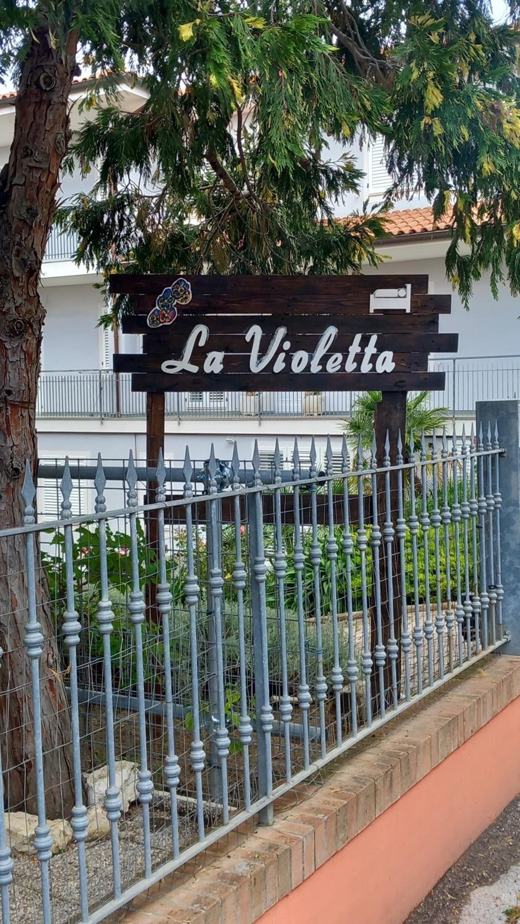 La Violetta view 2