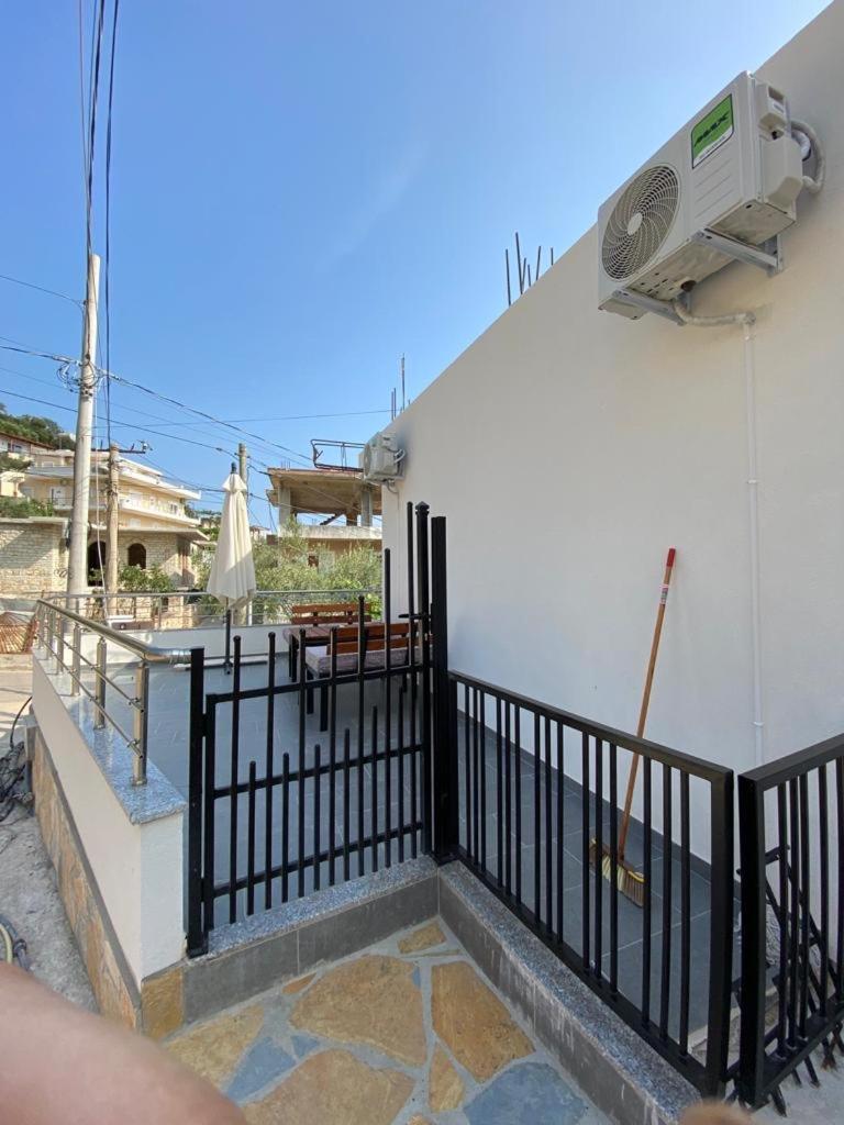 Seana Villa