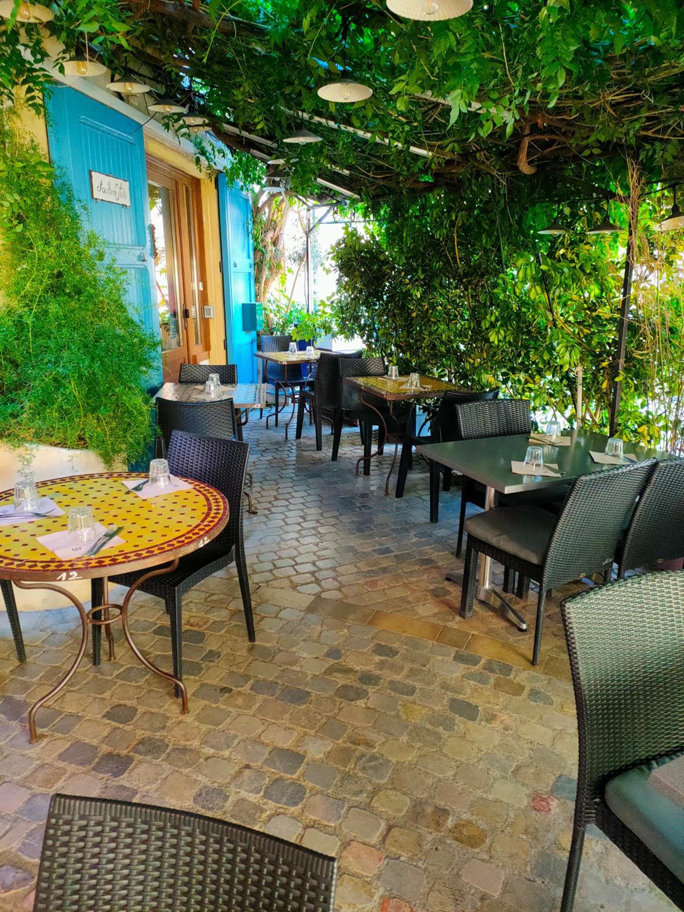 restaurant