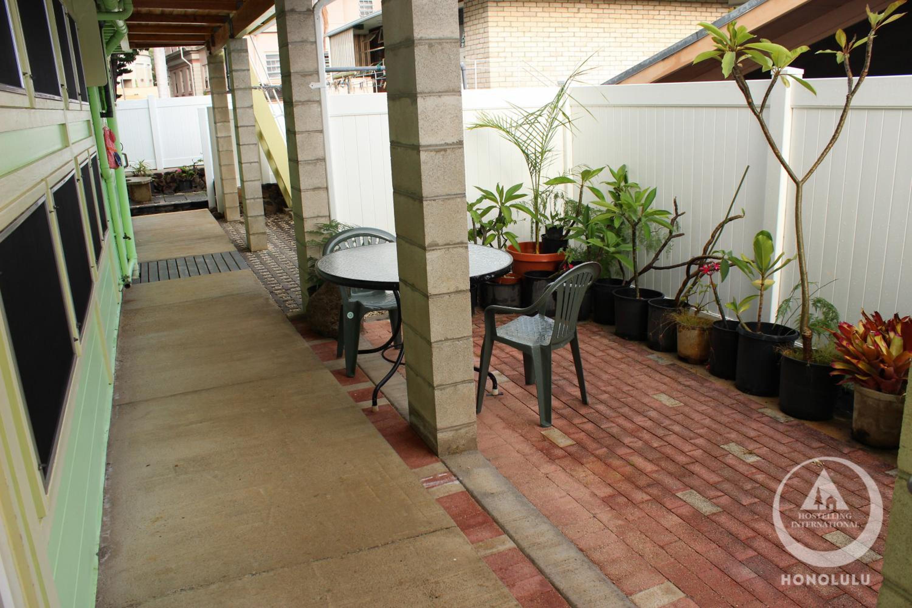 Hostelling International Honolulu view 5