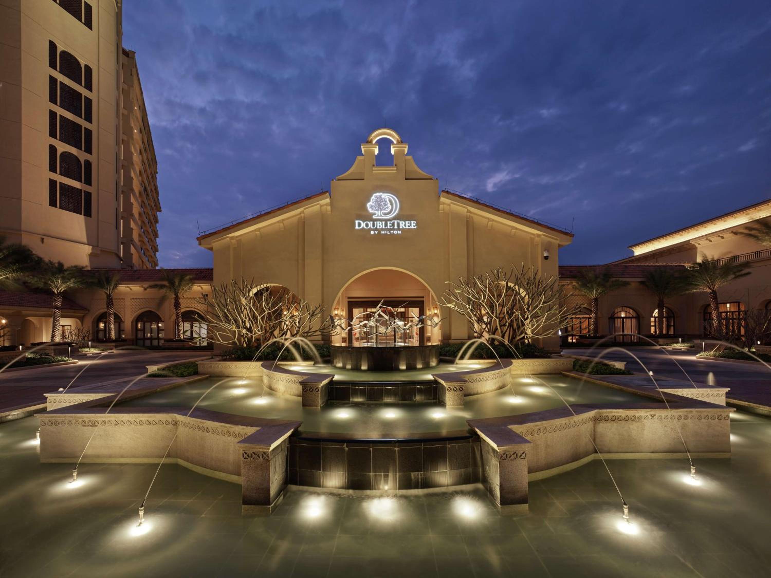 Doubletree By Hilton Huidong Resort view 3