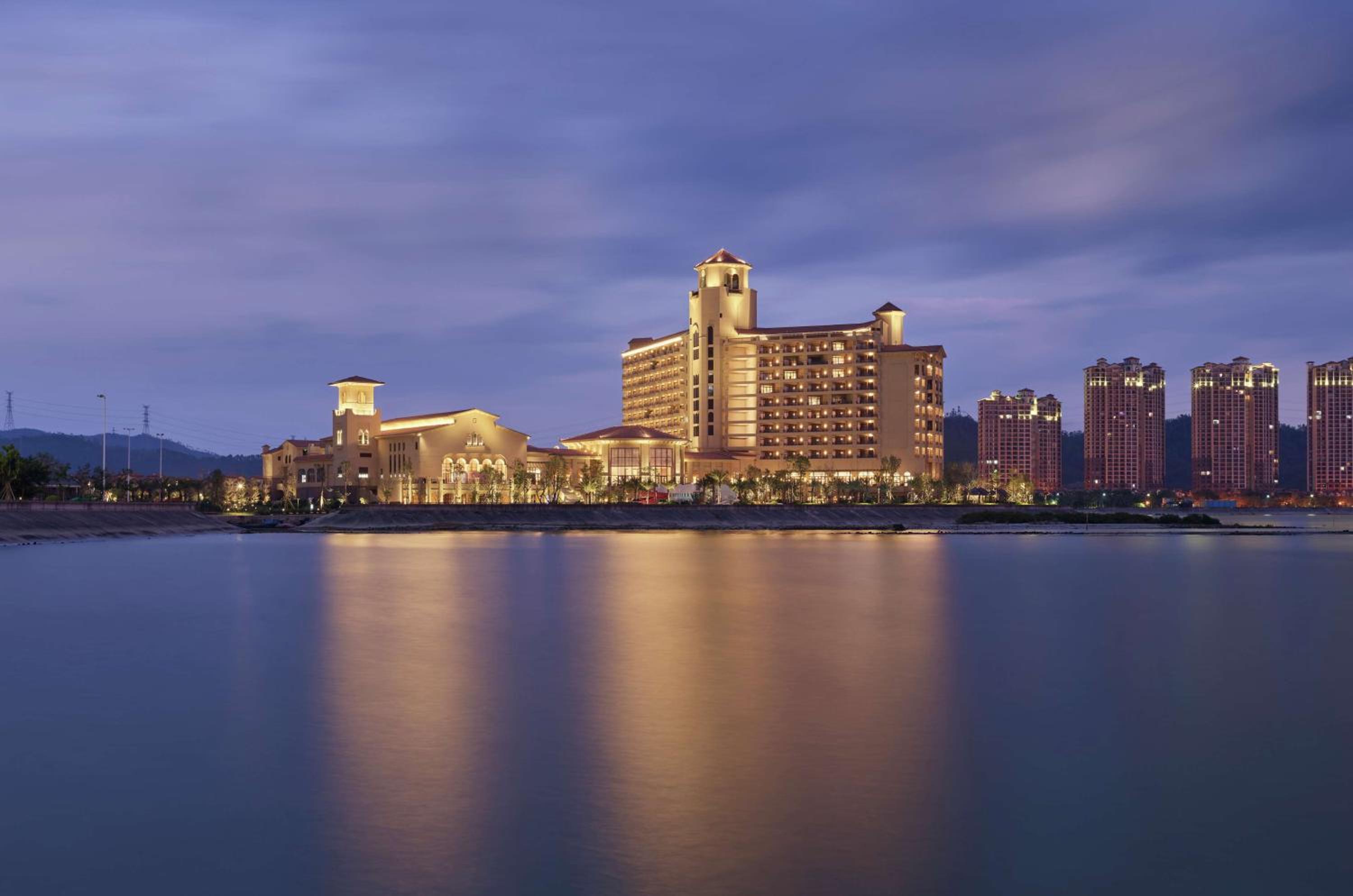 Doubletree By Hilton Huidong Resort view 5