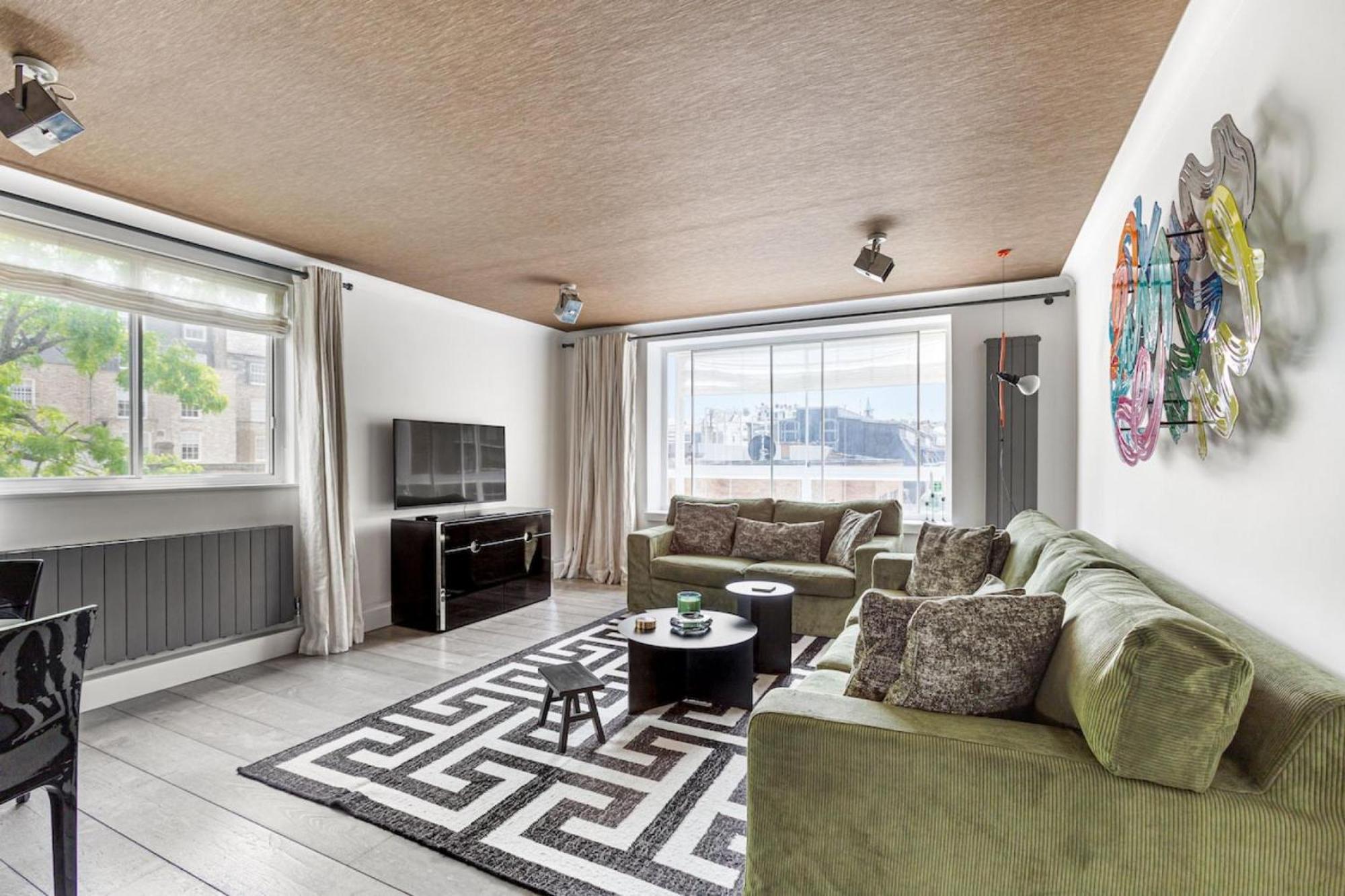 2 bedroom apartment in the heart of Knightsbridge photo 2