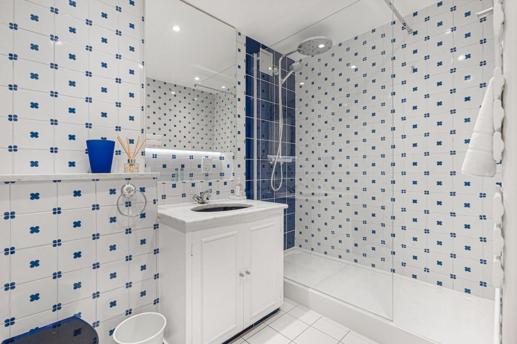 2 bedroom apartment in the heart of Knightsbridge