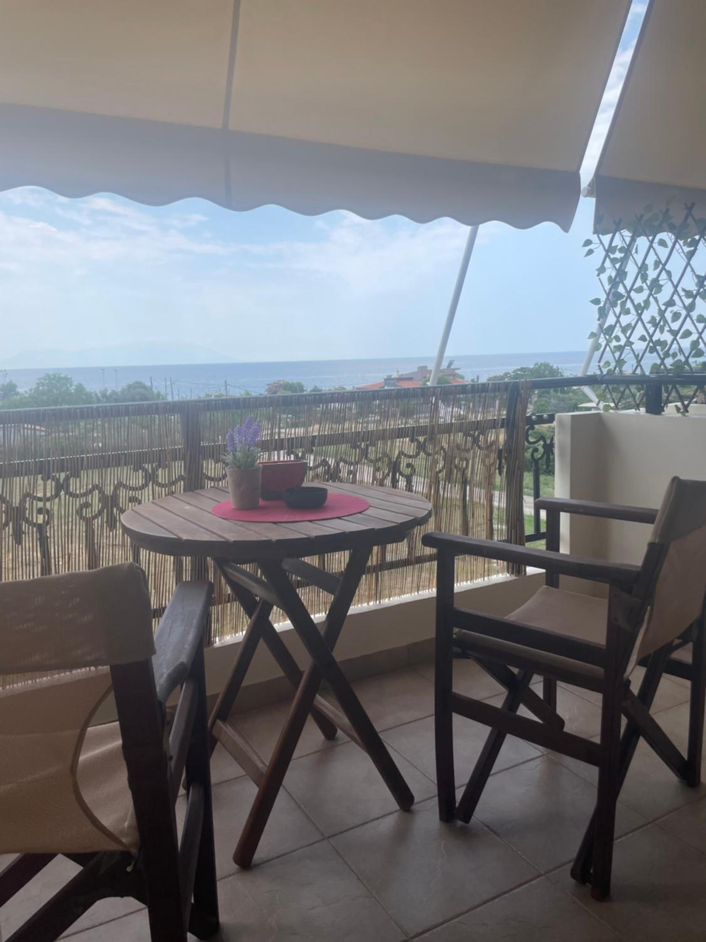 Bright Studio with Sea View
