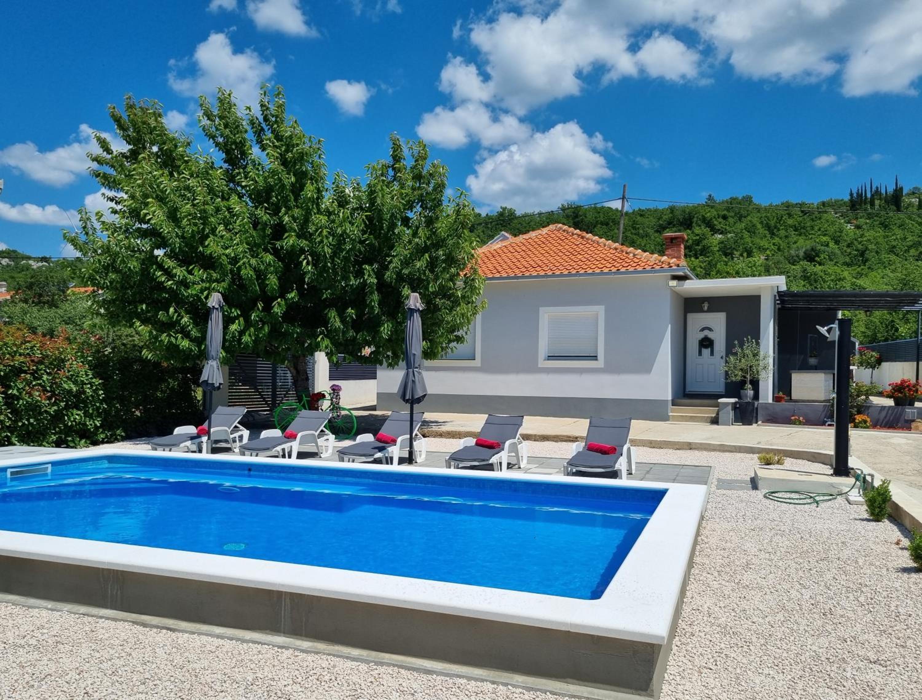 Hotel New!!! Holiday Home With Pool, Jacuzzi And Sauna