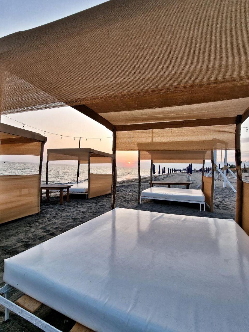 Beach Suites - by Lido Scalzone
