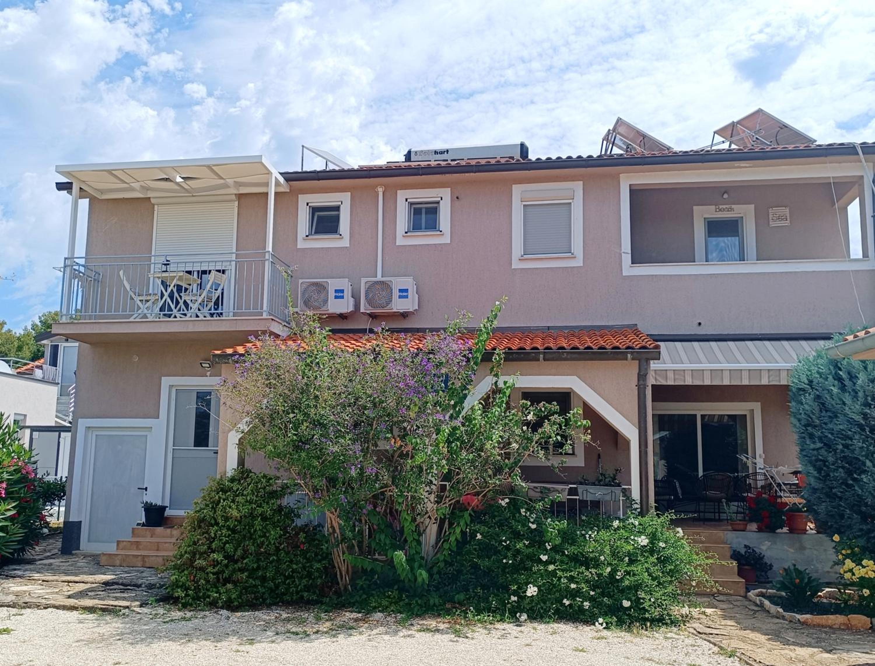 Apartment & Rooms Roza view 3