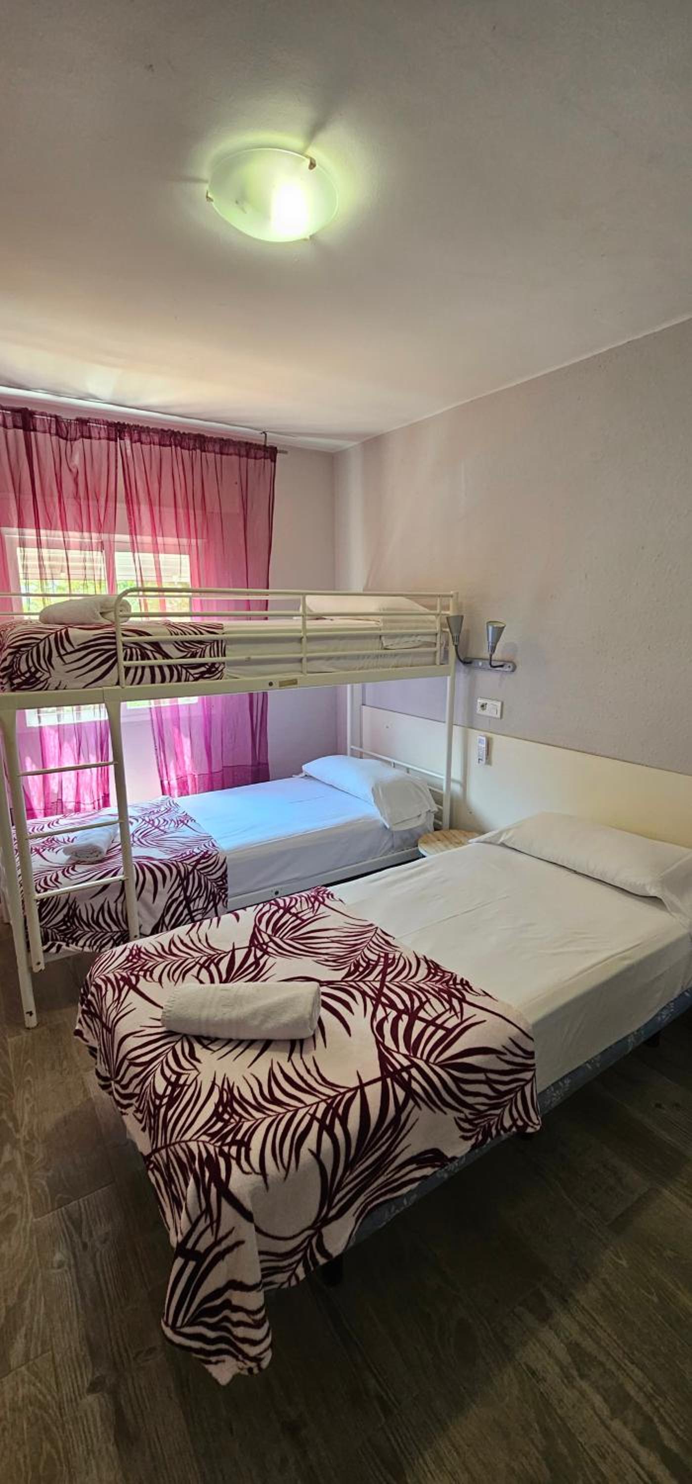 Hostal La Cabaña