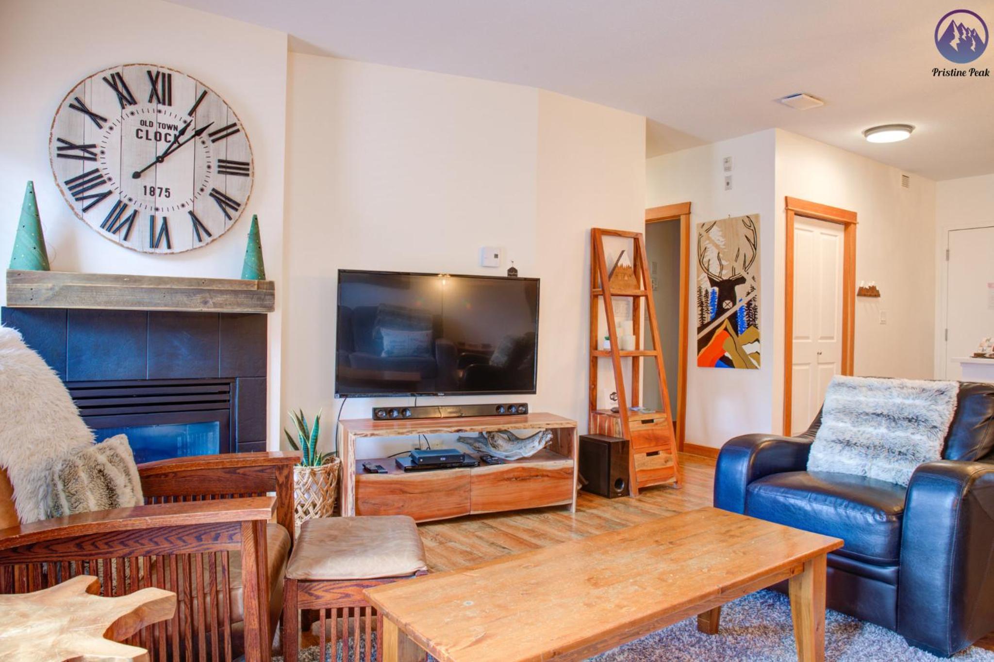 Modern Nordic 2 Bedroom Mountain View Condo