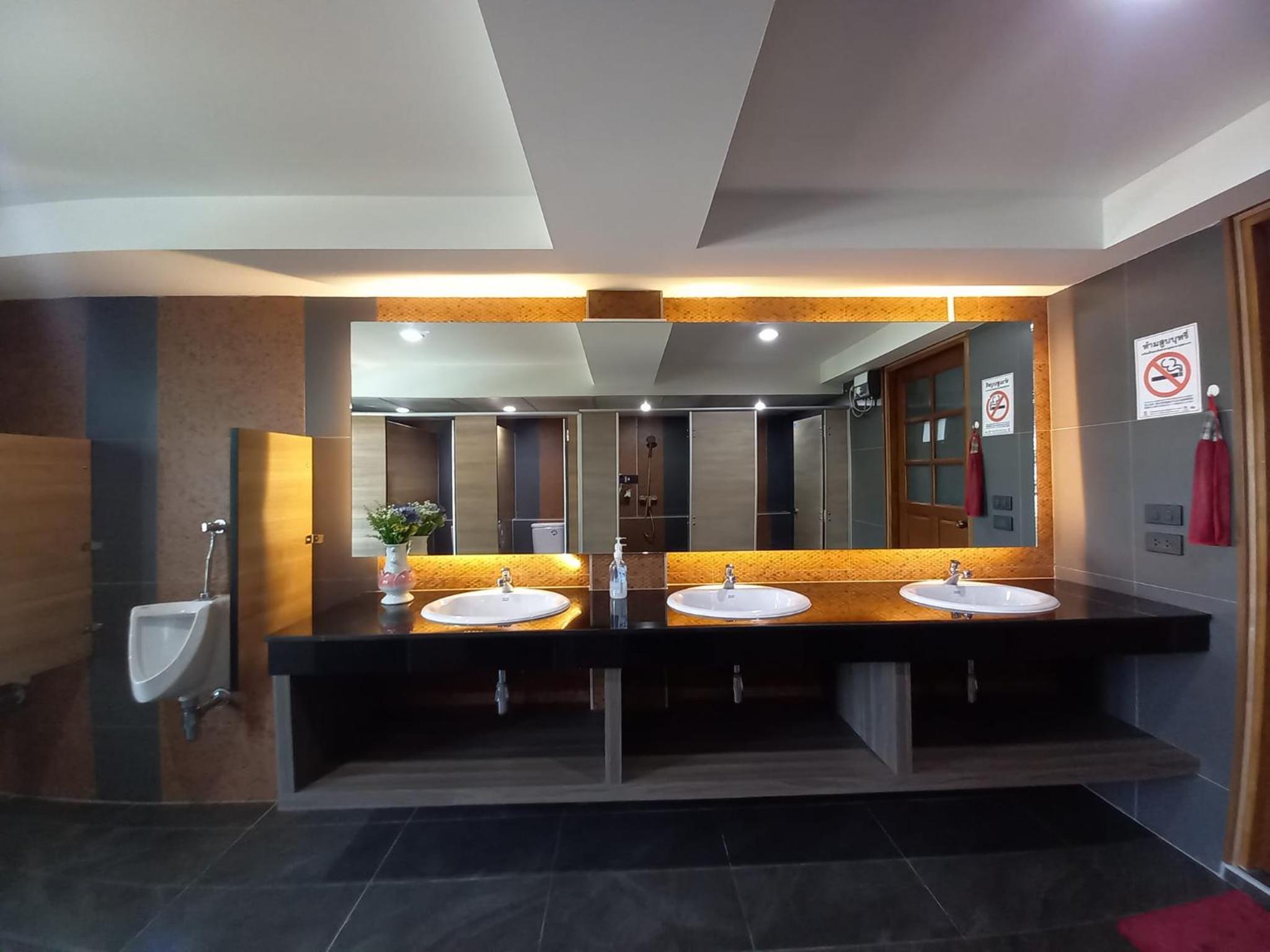 BURI Hotel And Hostel