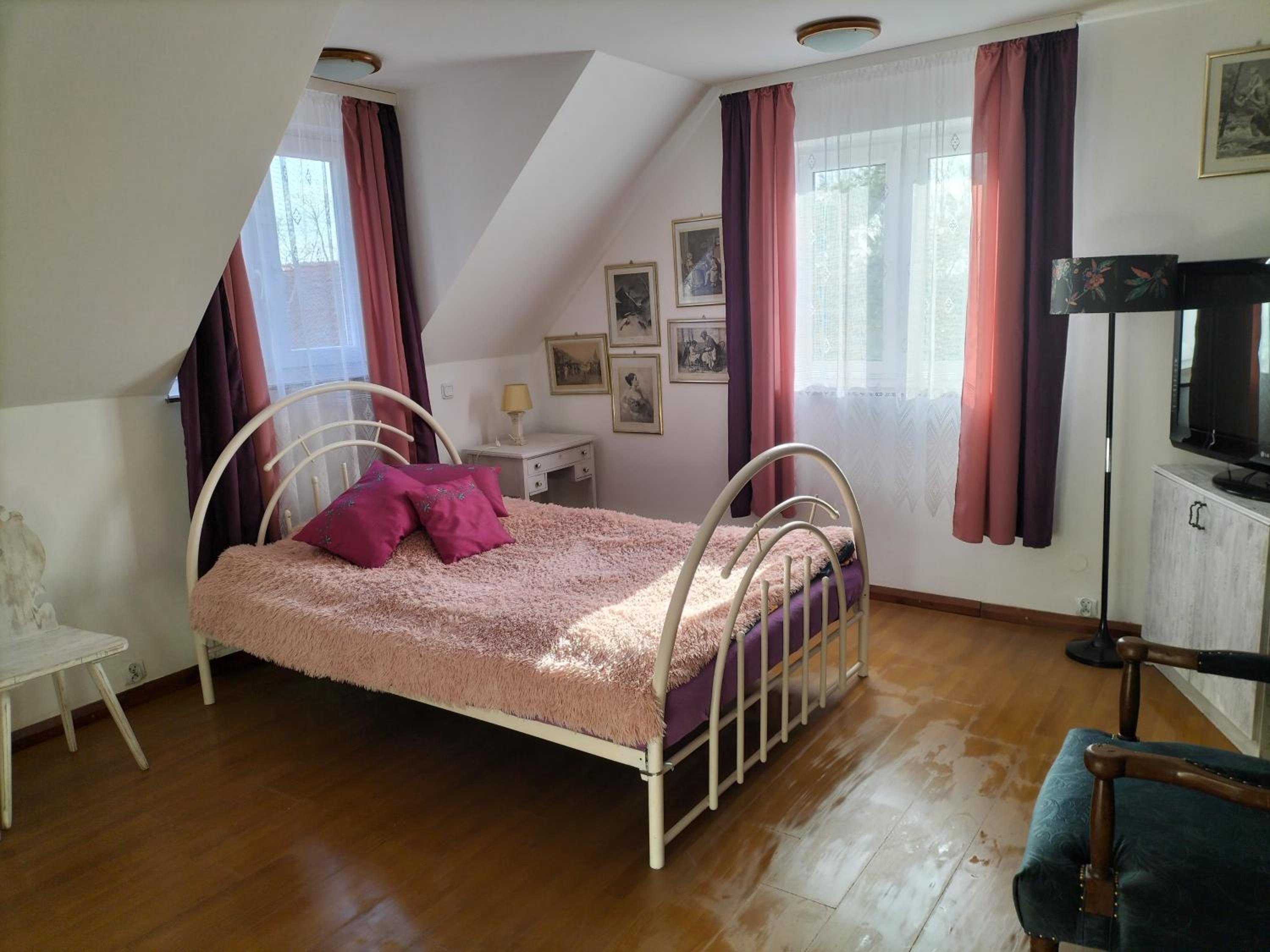Photo 8