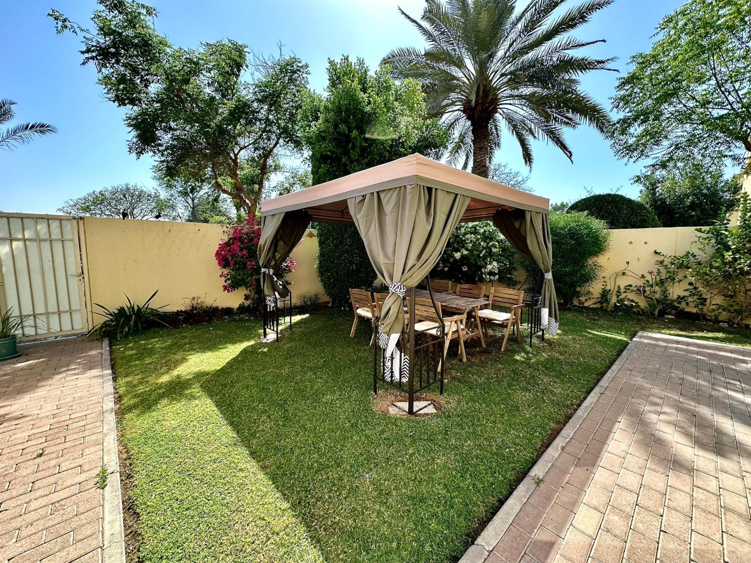 Lux BnB Springs Villa Private Garden
