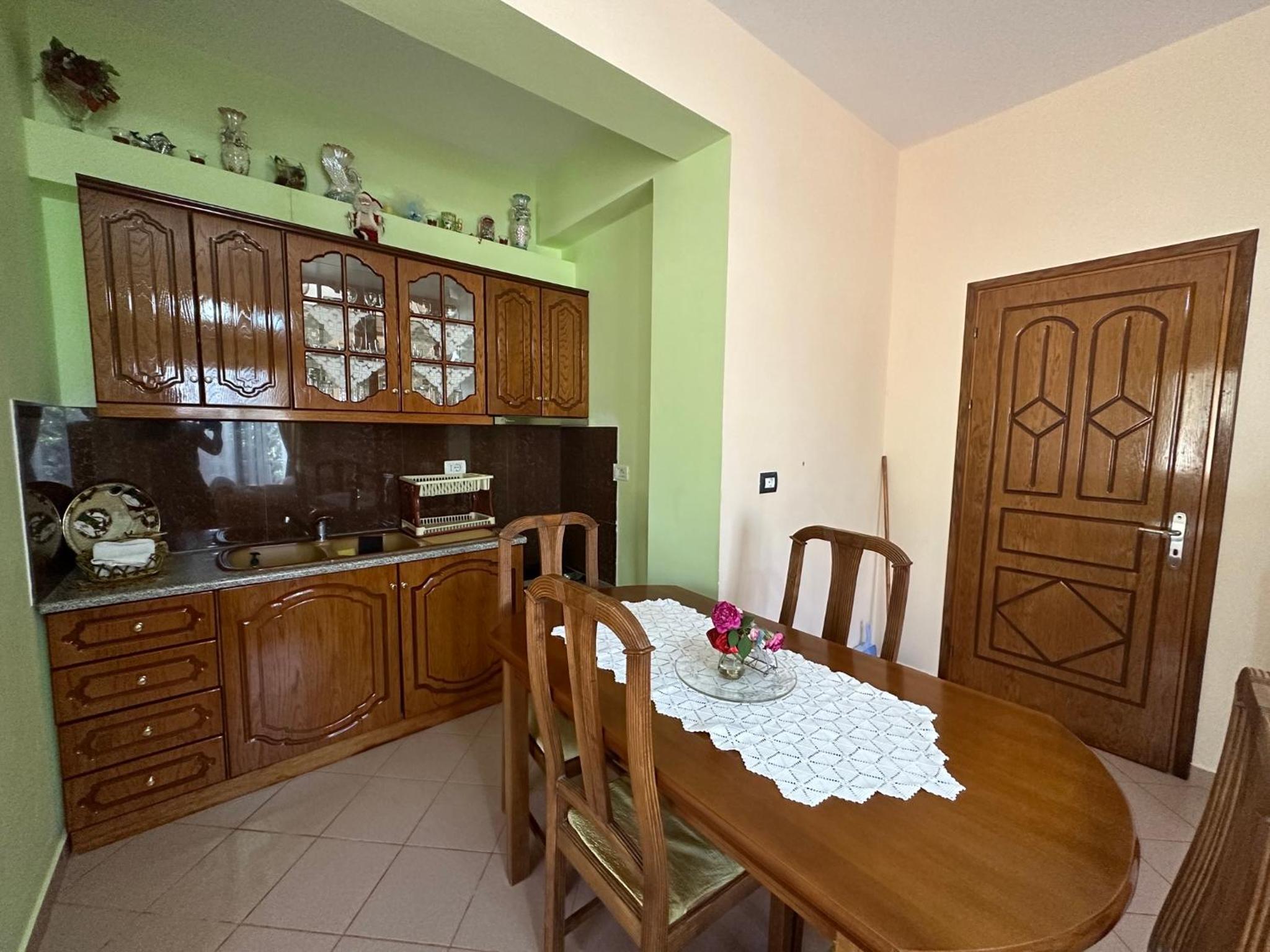 Apartments Meleqi