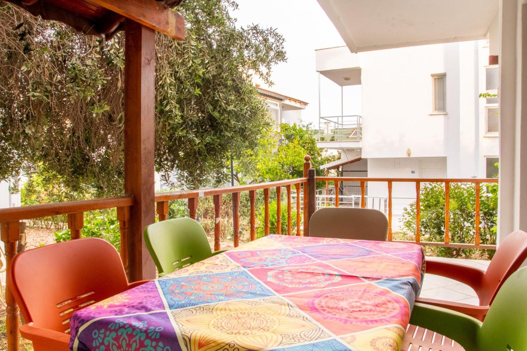 Flat with Large Balcony in Izmir photo 2
