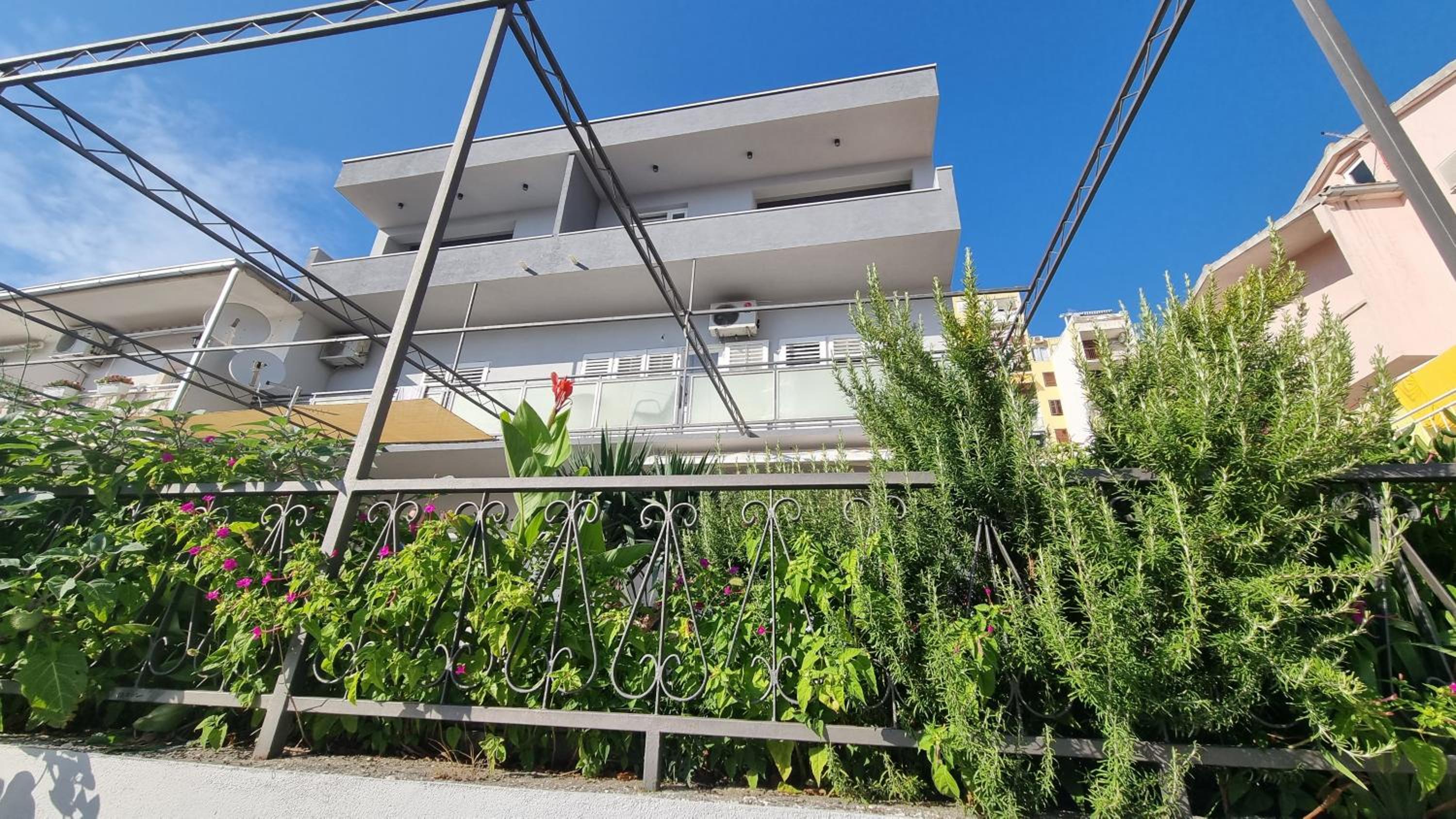 Hotel Apartman Naranca- with 2 bedrooms - Image 1