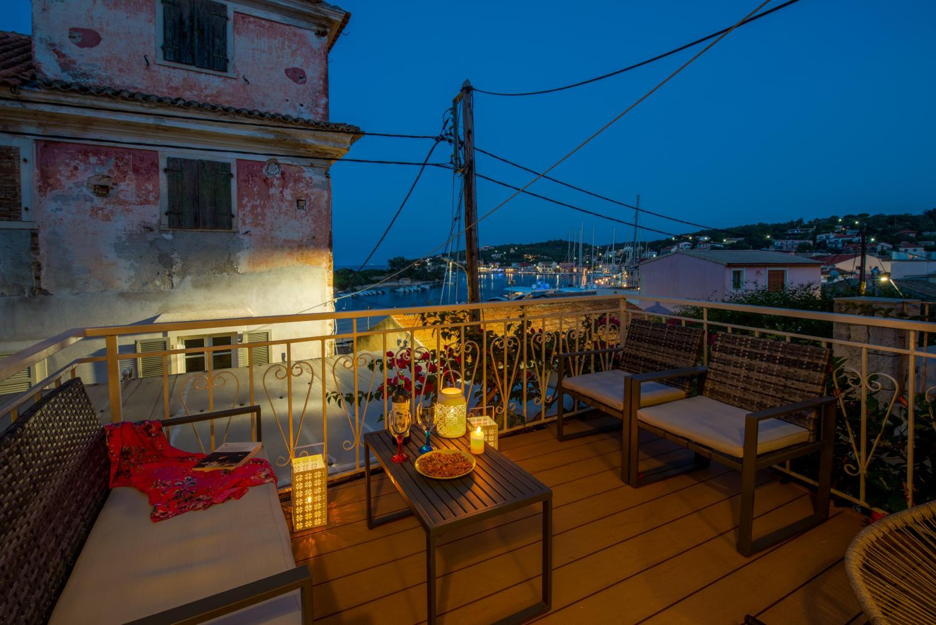 Paola's Full Sea View House