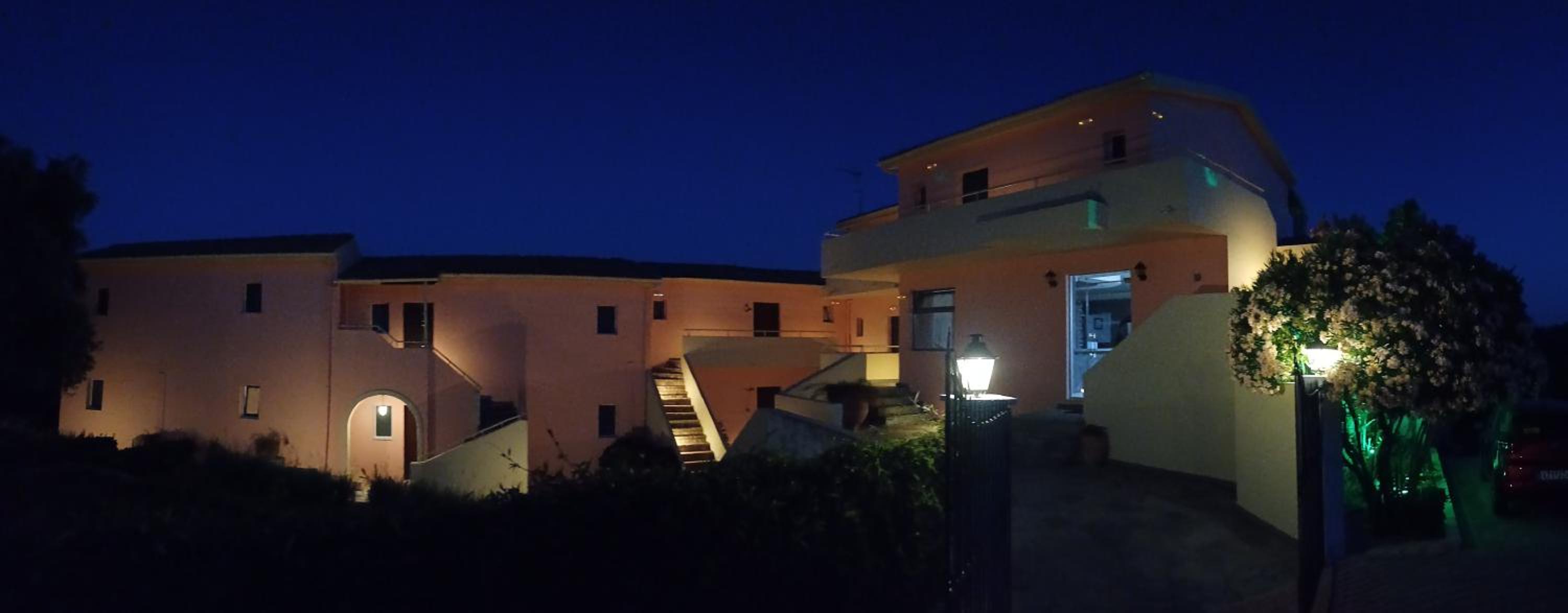 Penelope Apartment Hotel