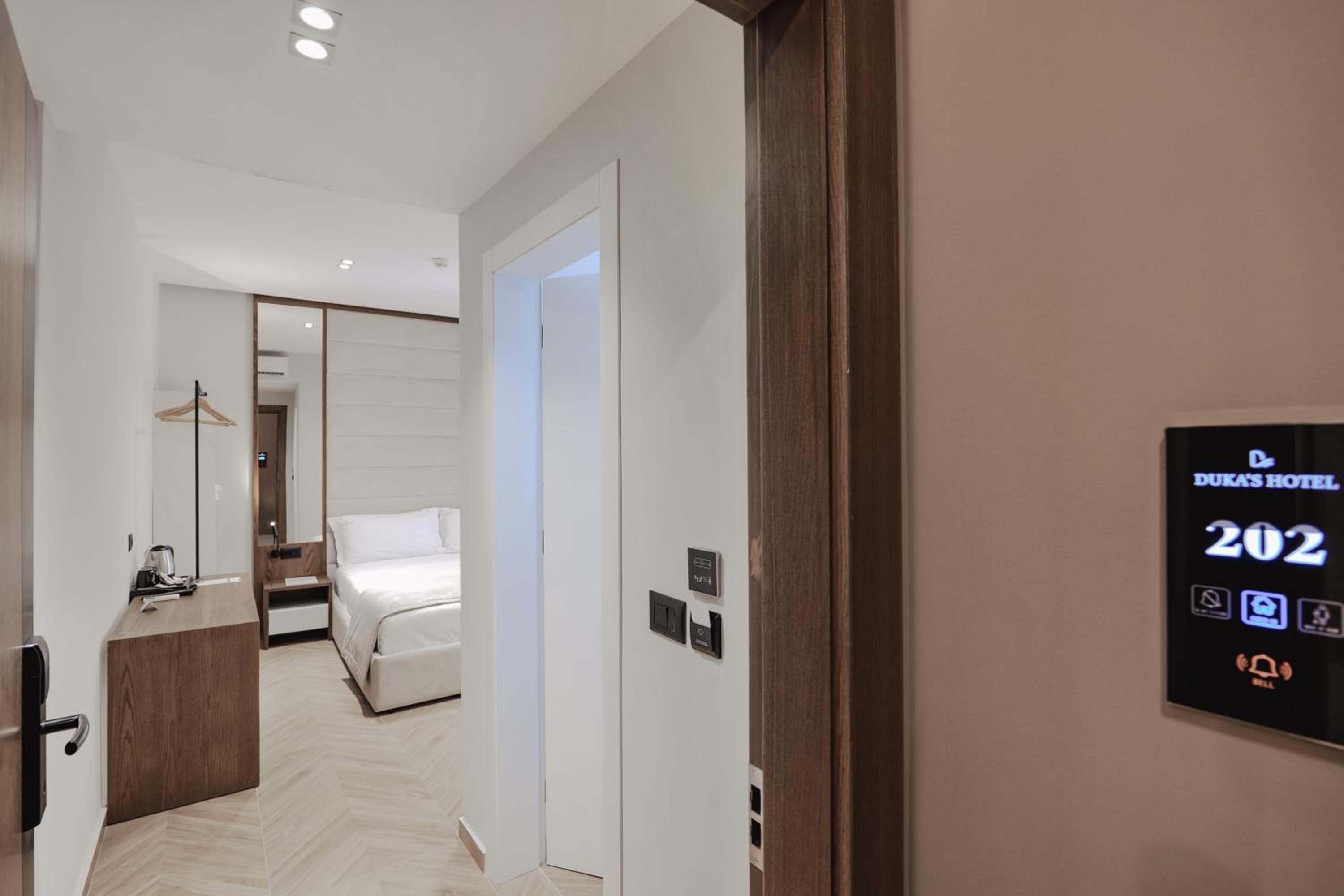 Duka's Hotel 86