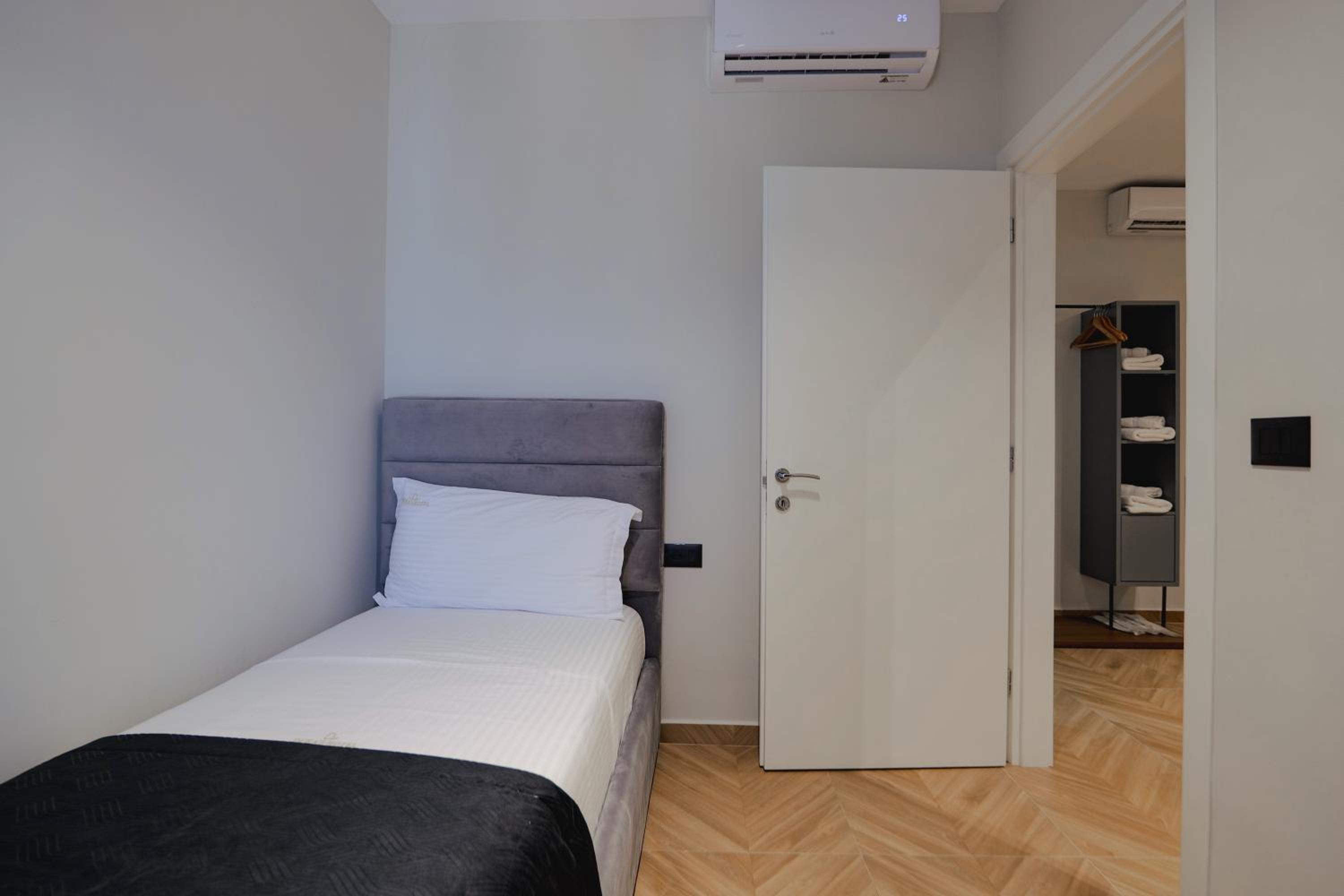 Duka's Hotel 88