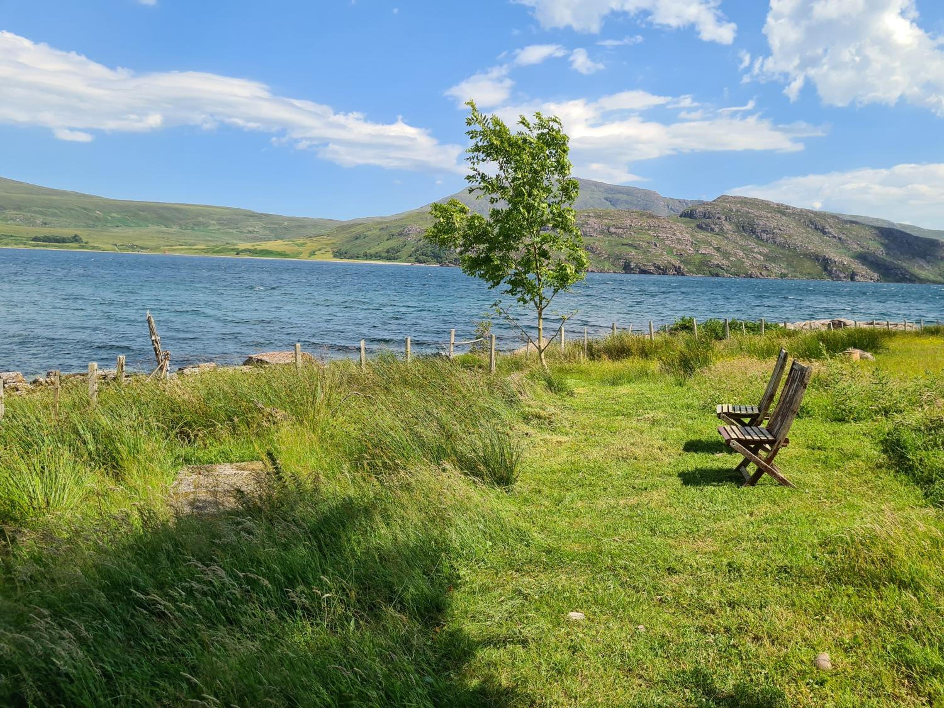 The bay ,luxury shepherds hut, view 2