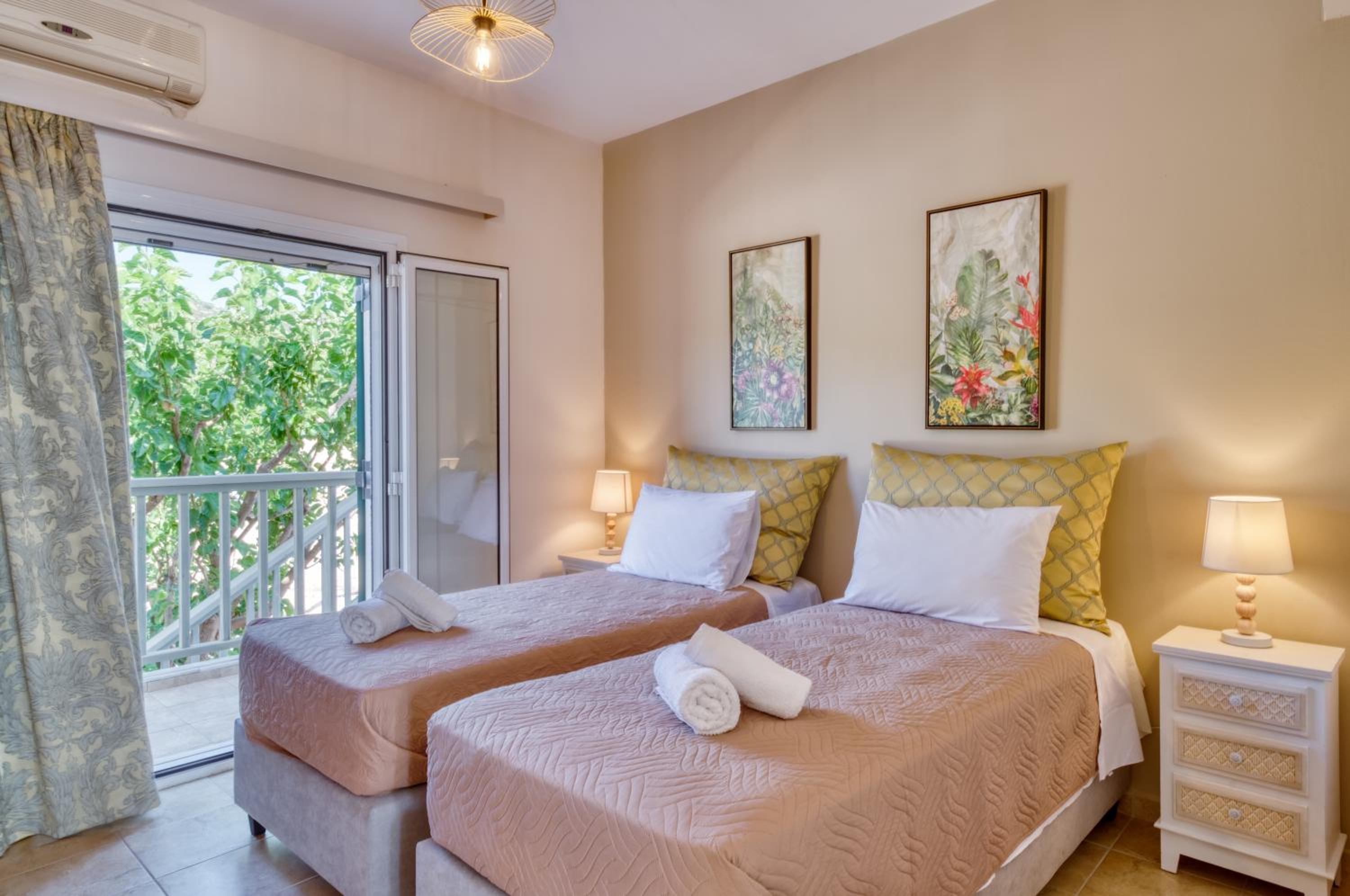 Roxa seaview apartment view 3