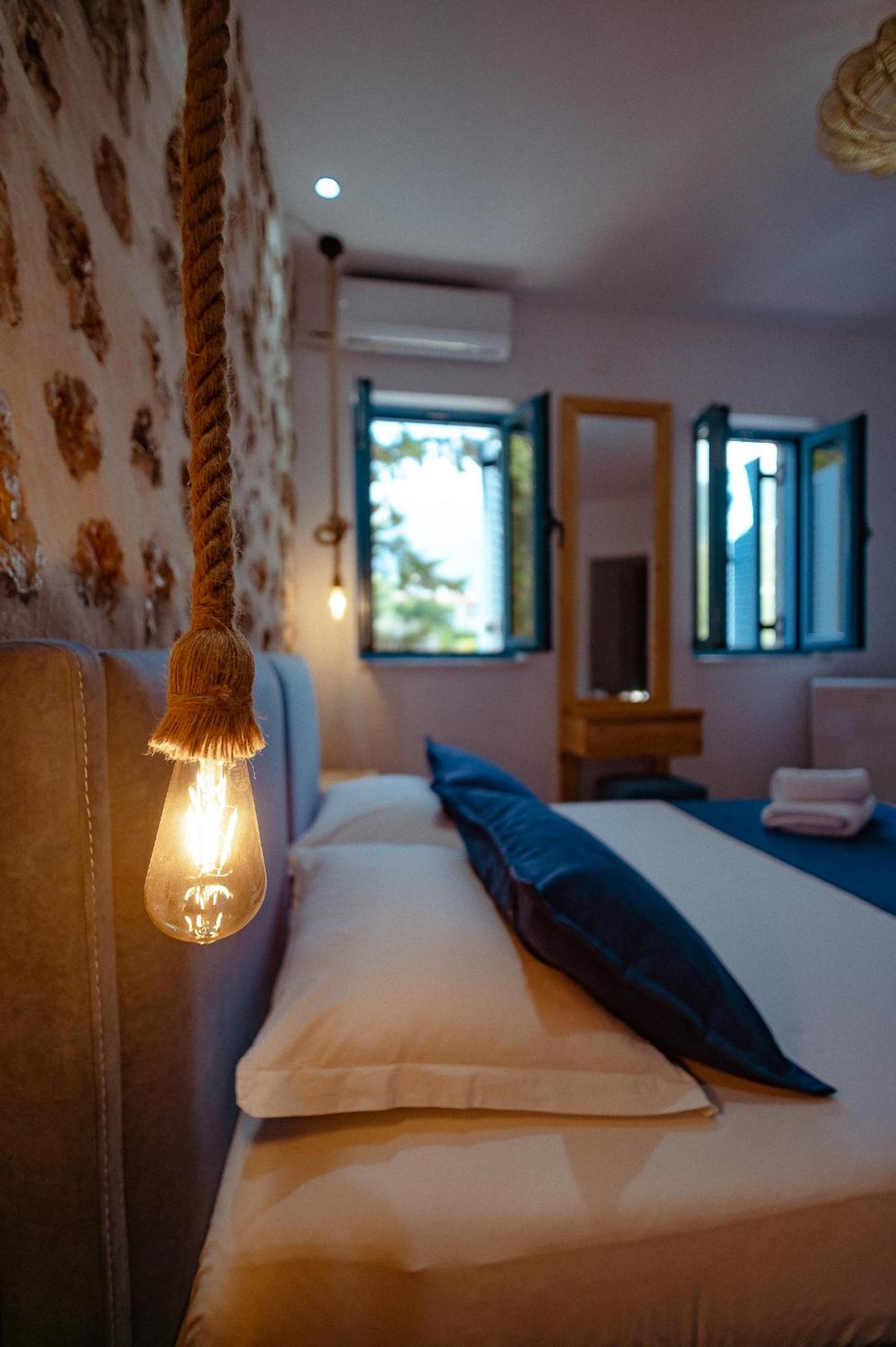 Alex Bed and Breakfast