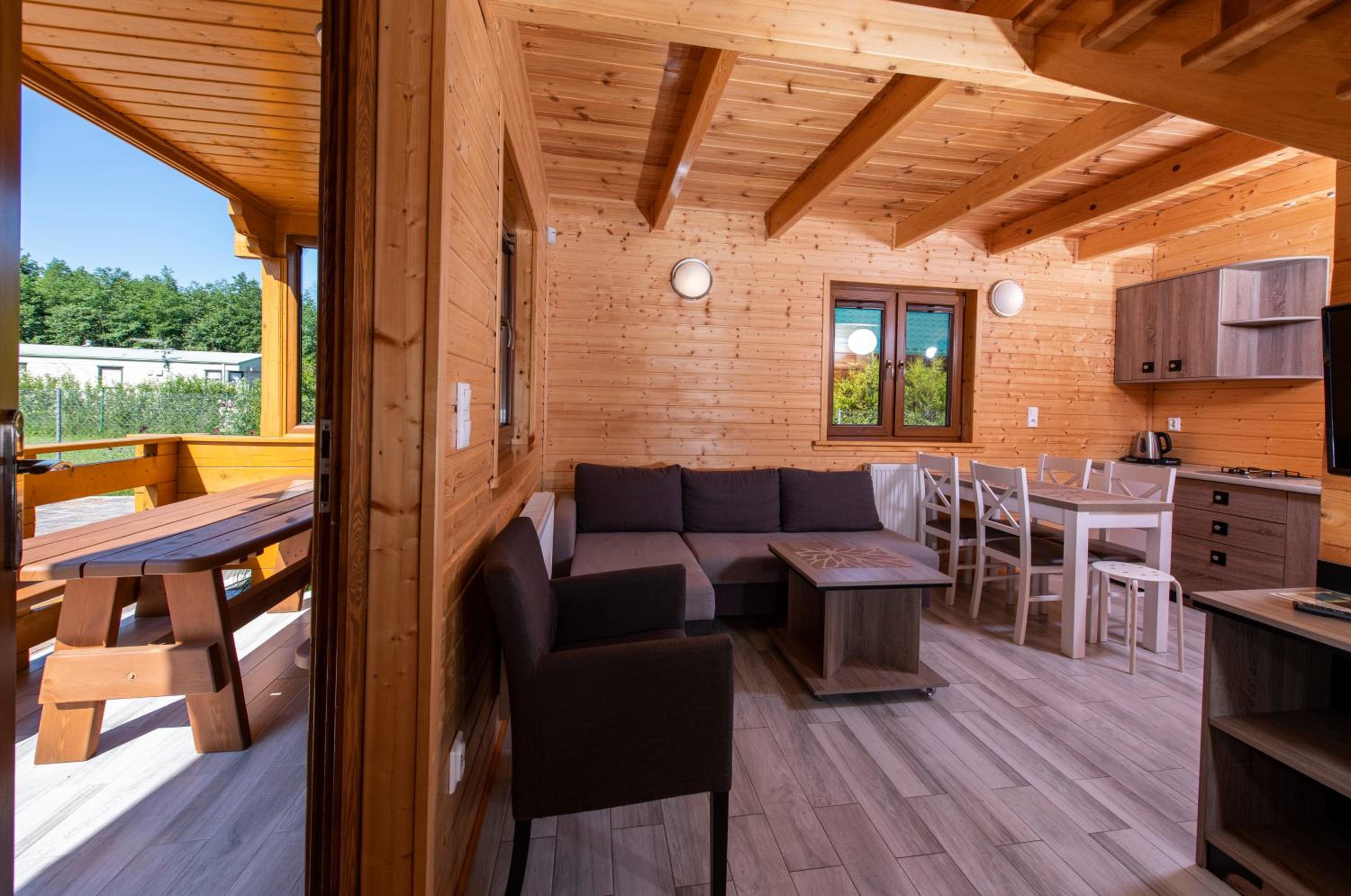 Domki, Apartamenty i Restauracja Włóczęga view 2