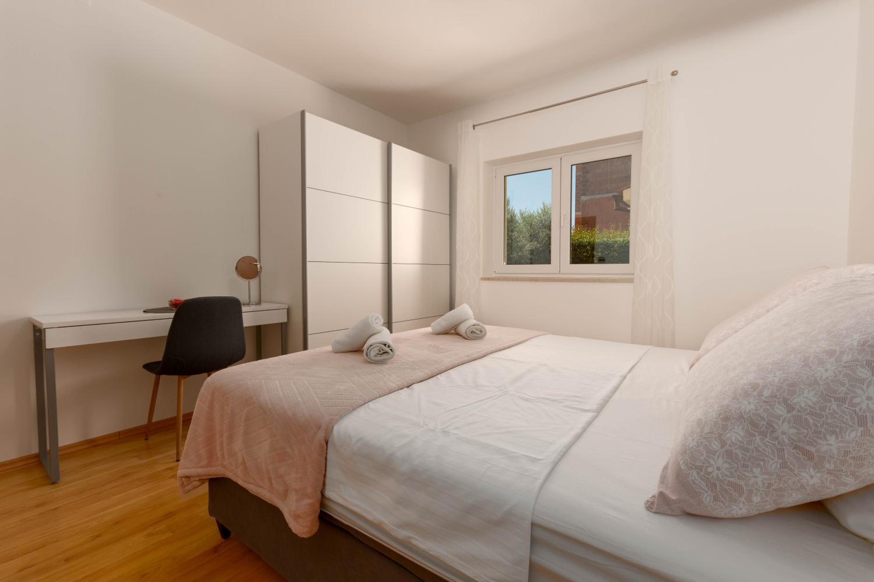 Apartment Lucija, Stinjan view 3